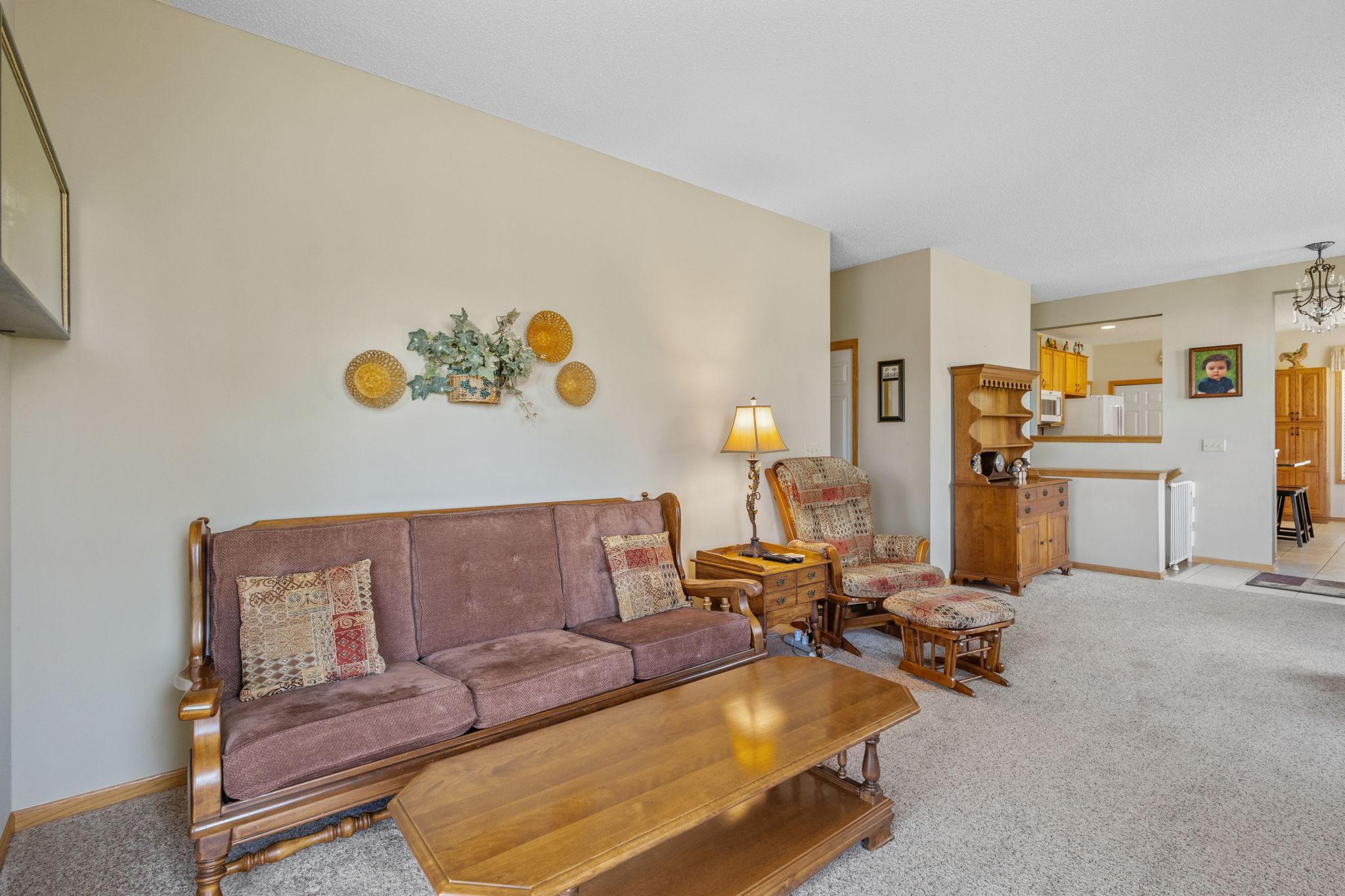 3906 Lawndale Lane N