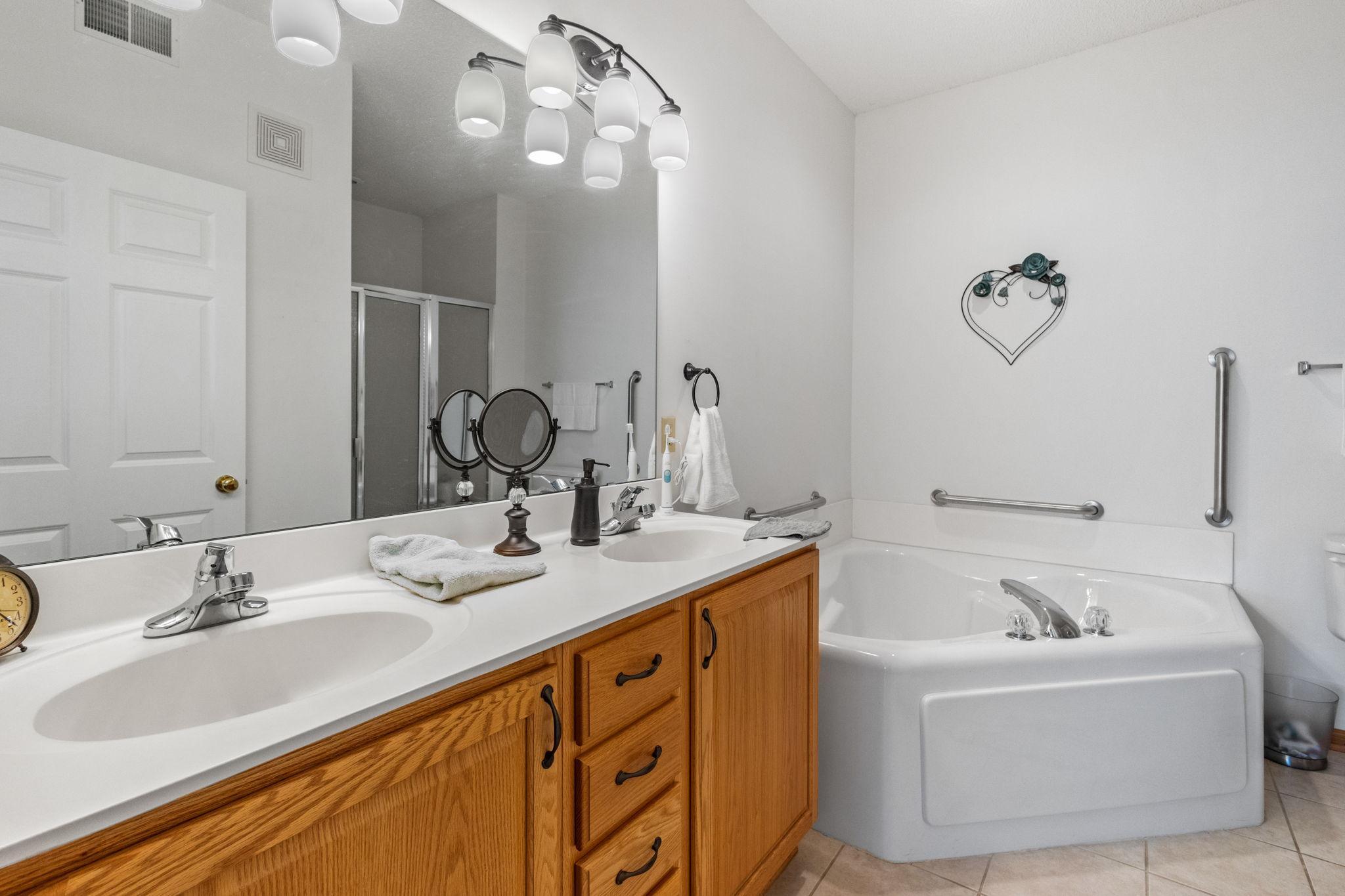 3906 Lawndale Lane N