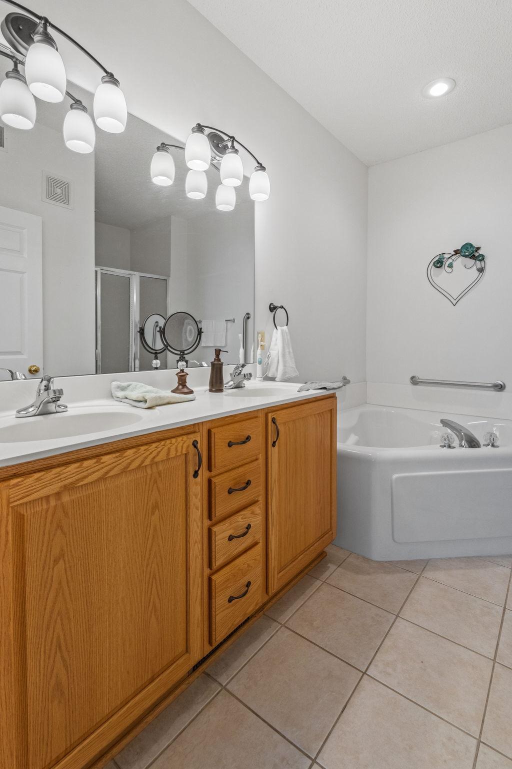 3906 Lawndale Lane N