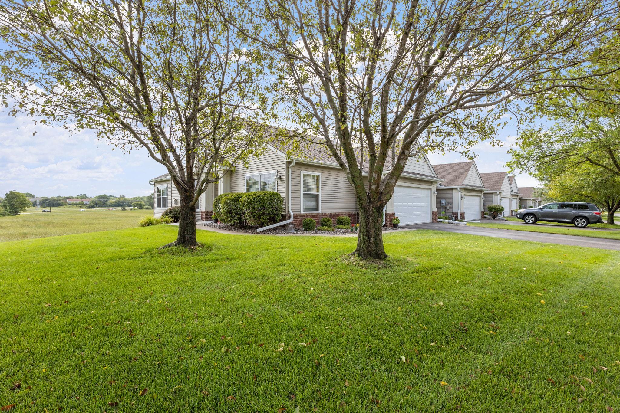 3906 Lawndale Lane N