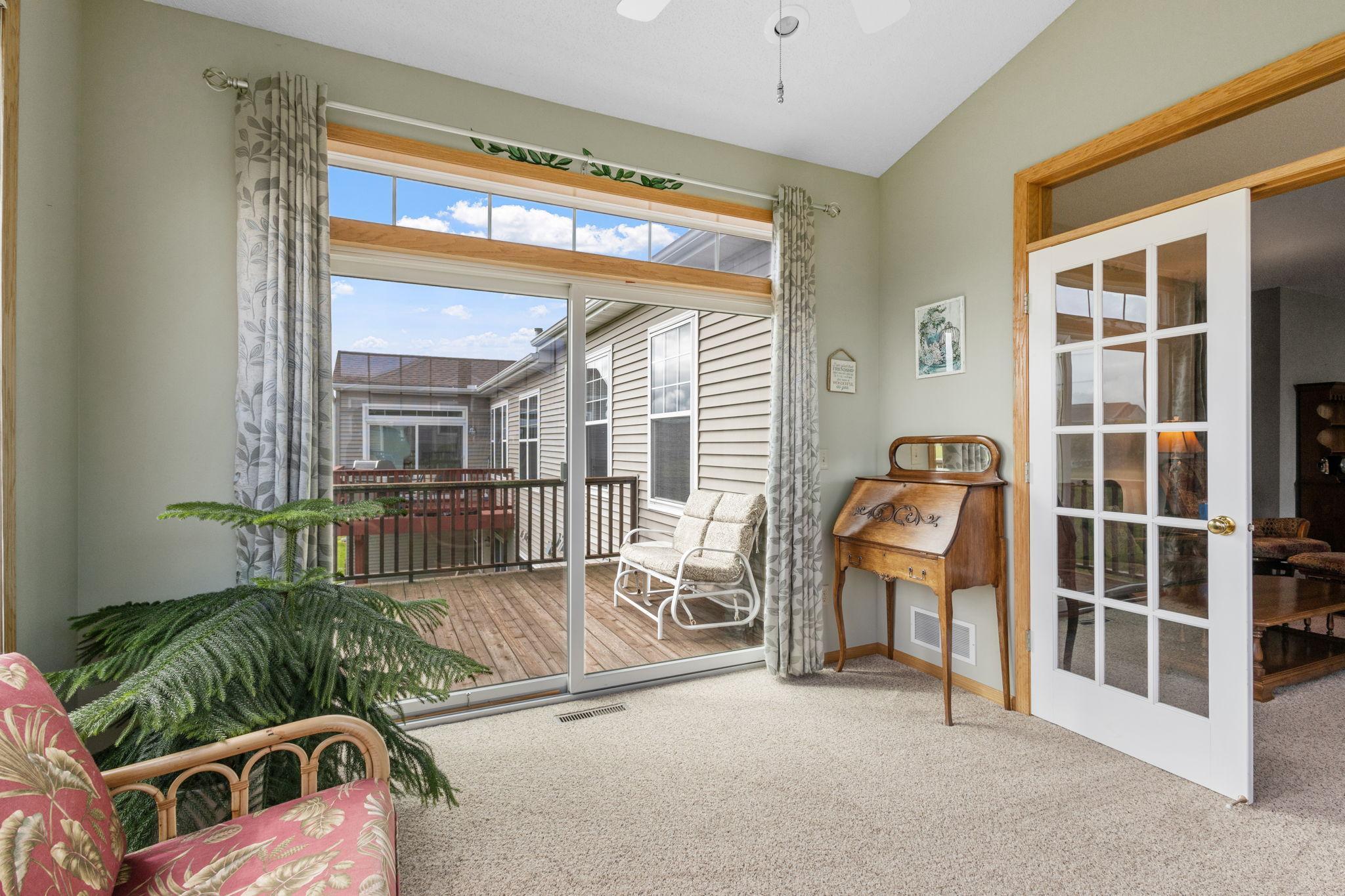 3906 Lawndale Lane N