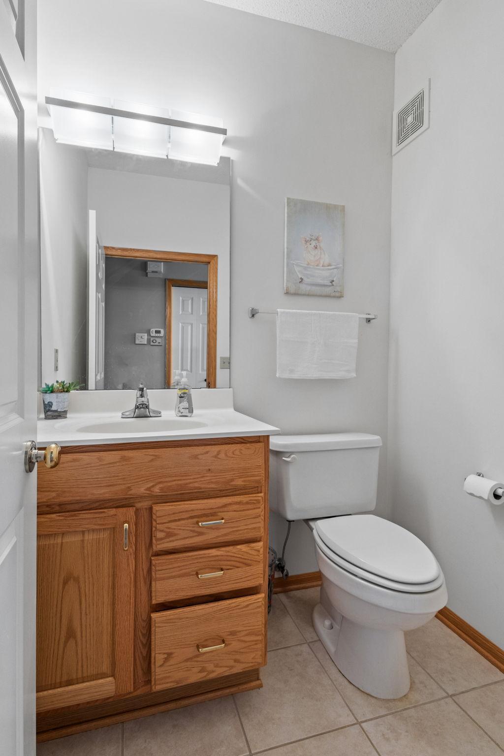 3906 Lawndale Lane N