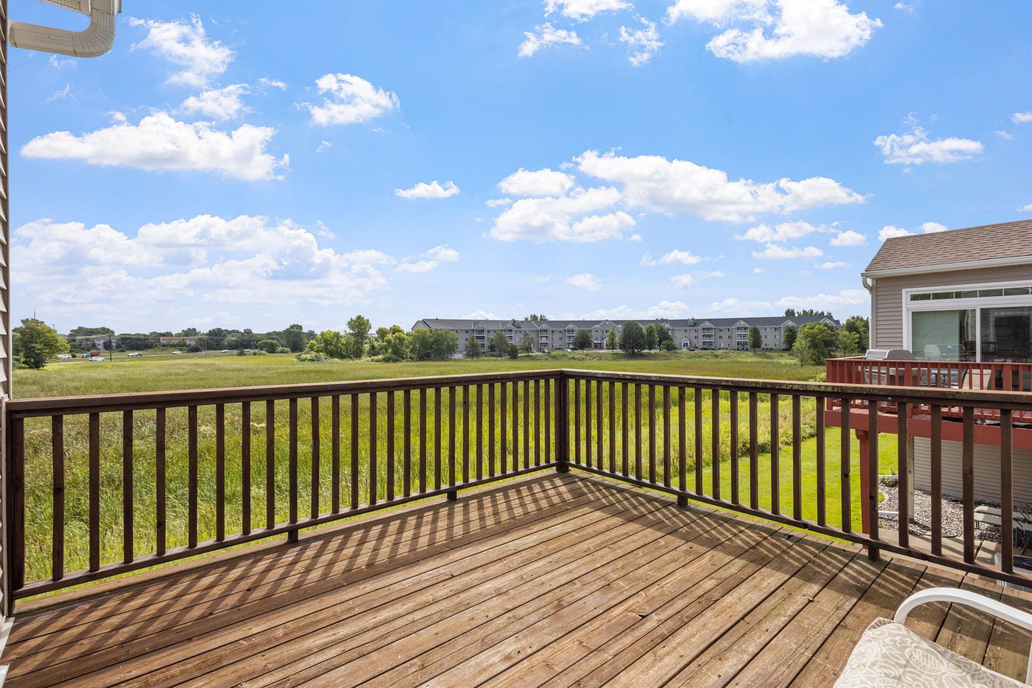 3906 Lawndale Lane N