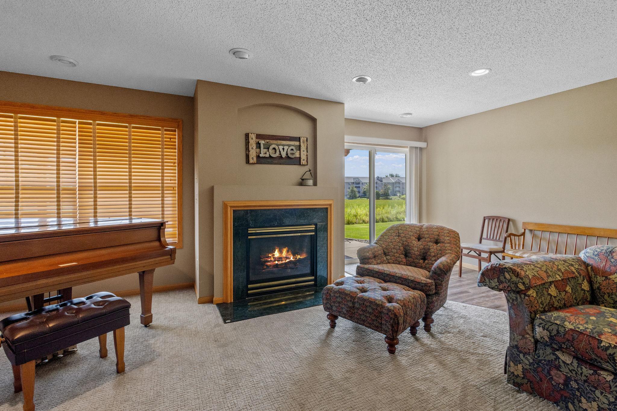 3906 Lawndale Lane N