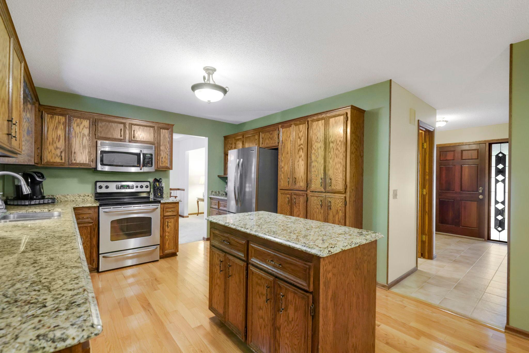 13123 Yosemite Avenue S