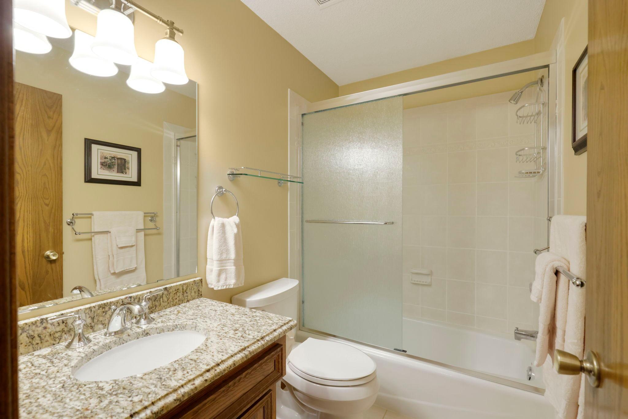 13123 Yosemite Avenue S