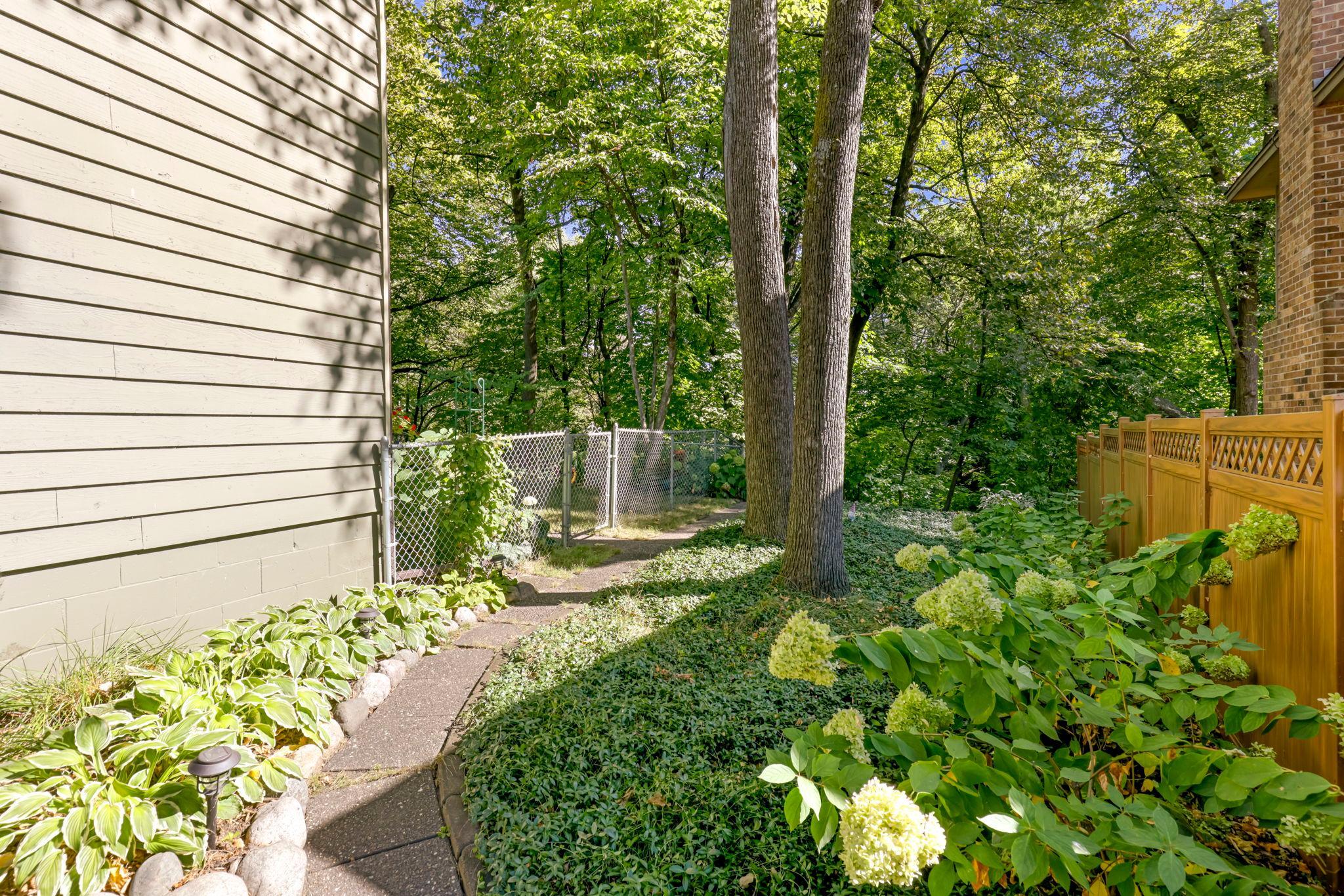 13123 Yosemite Avenue S