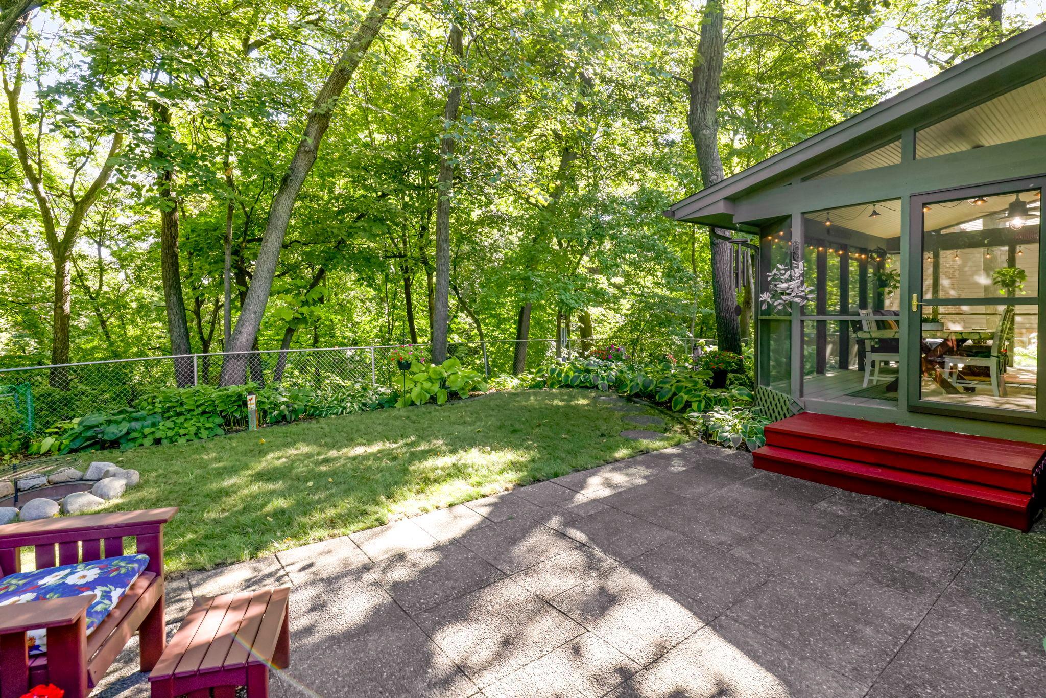 13123 Yosemite Avenue S