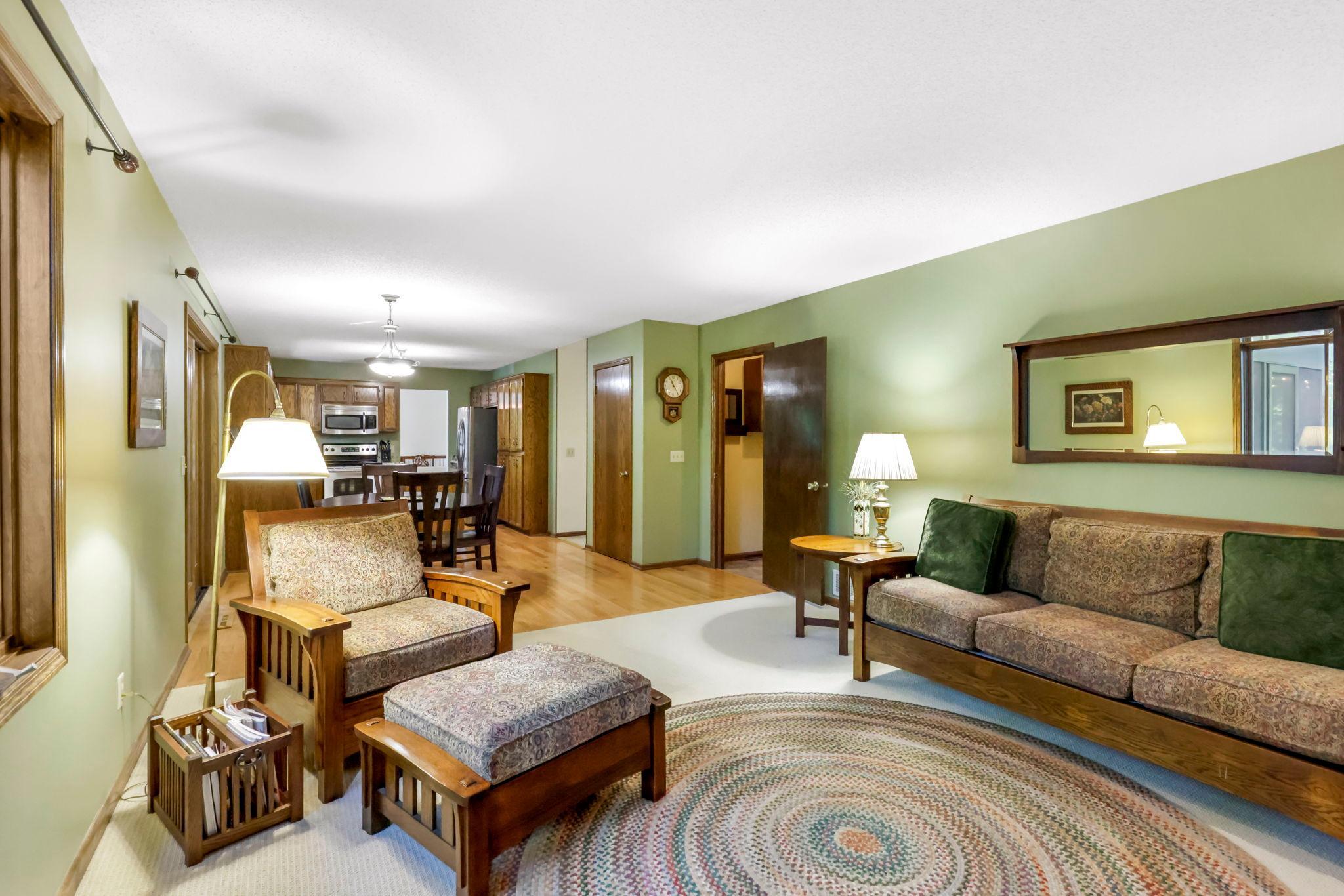 13123 Yosemite Avenue S