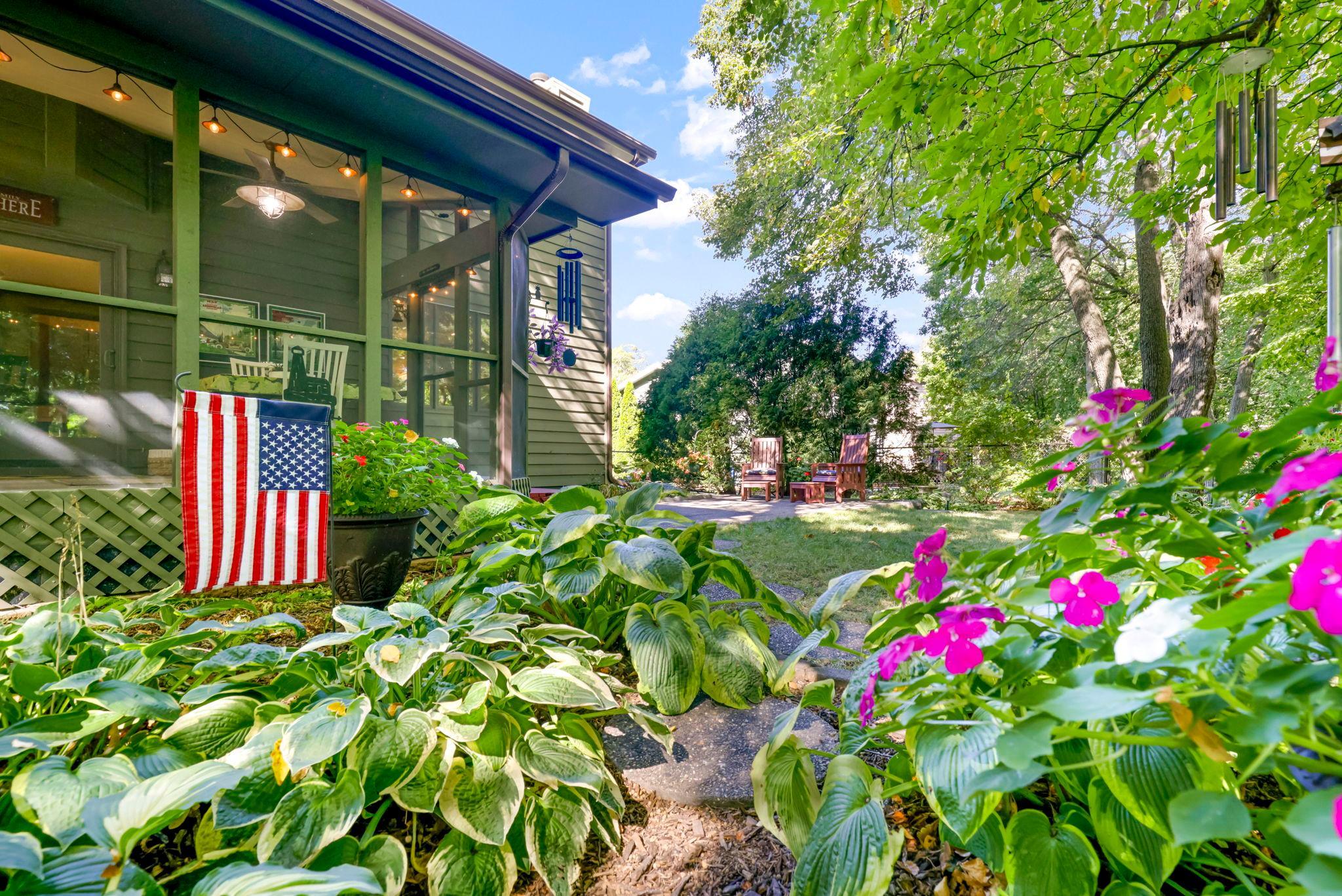 13123 Yosemite Avenue S