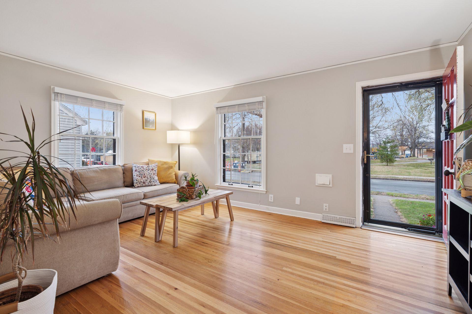3916 E 55th Street