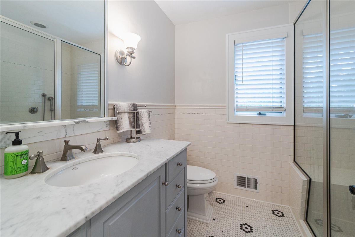 1165 Kenilworth Drive