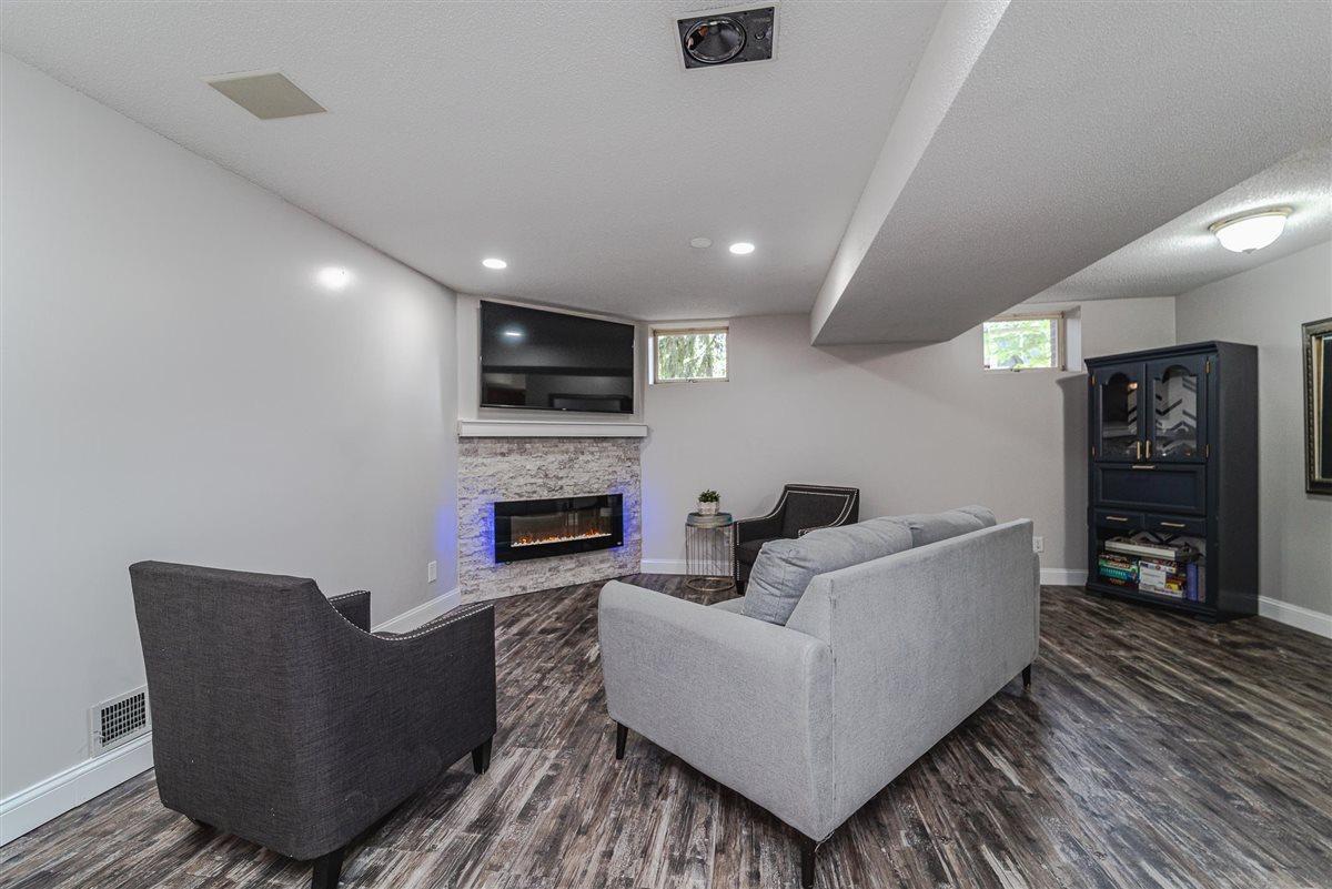 1165 Kenilworth Drive