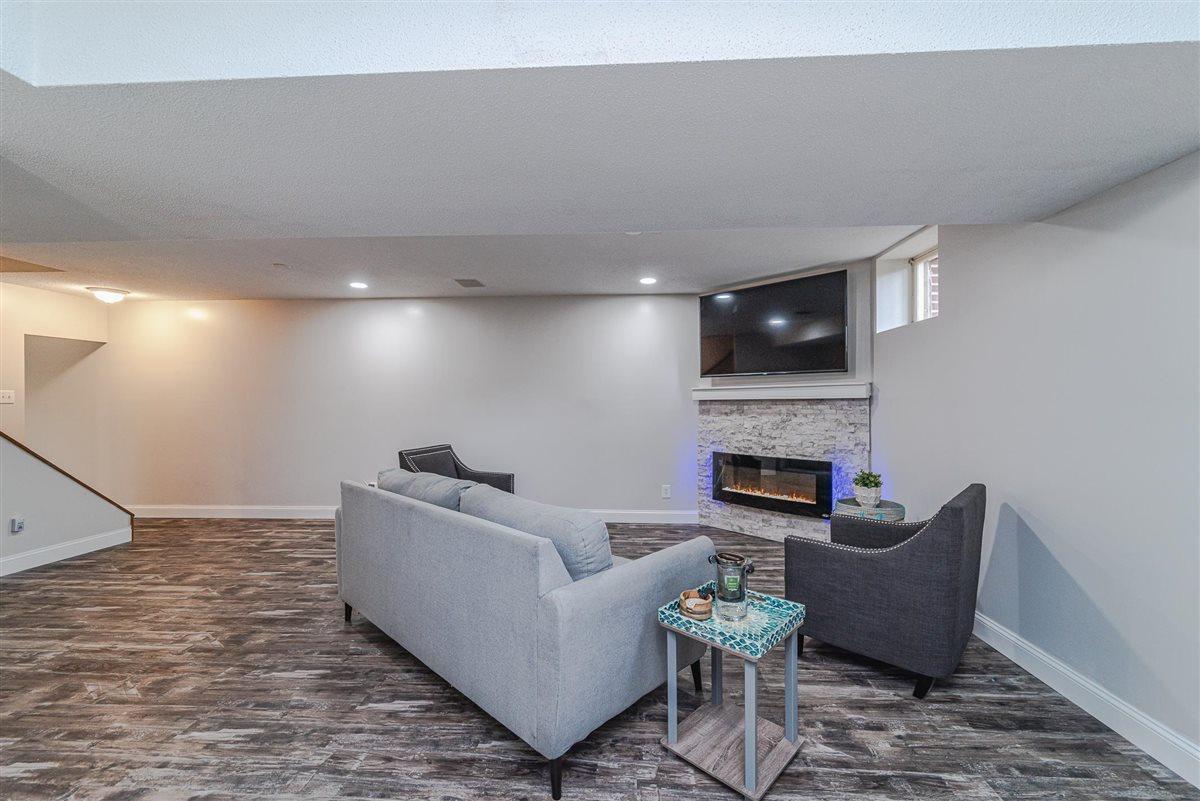 1165 Kenilworth Drive