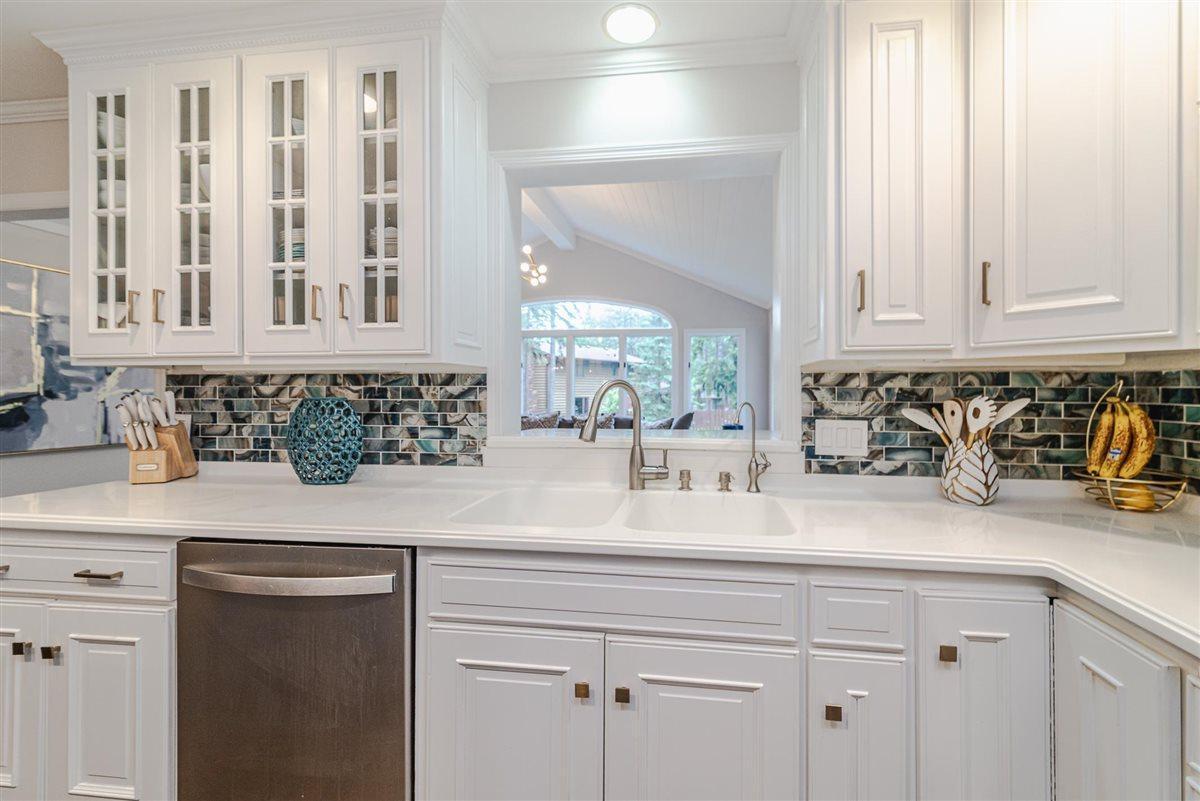 1165 Kenilworth Drive