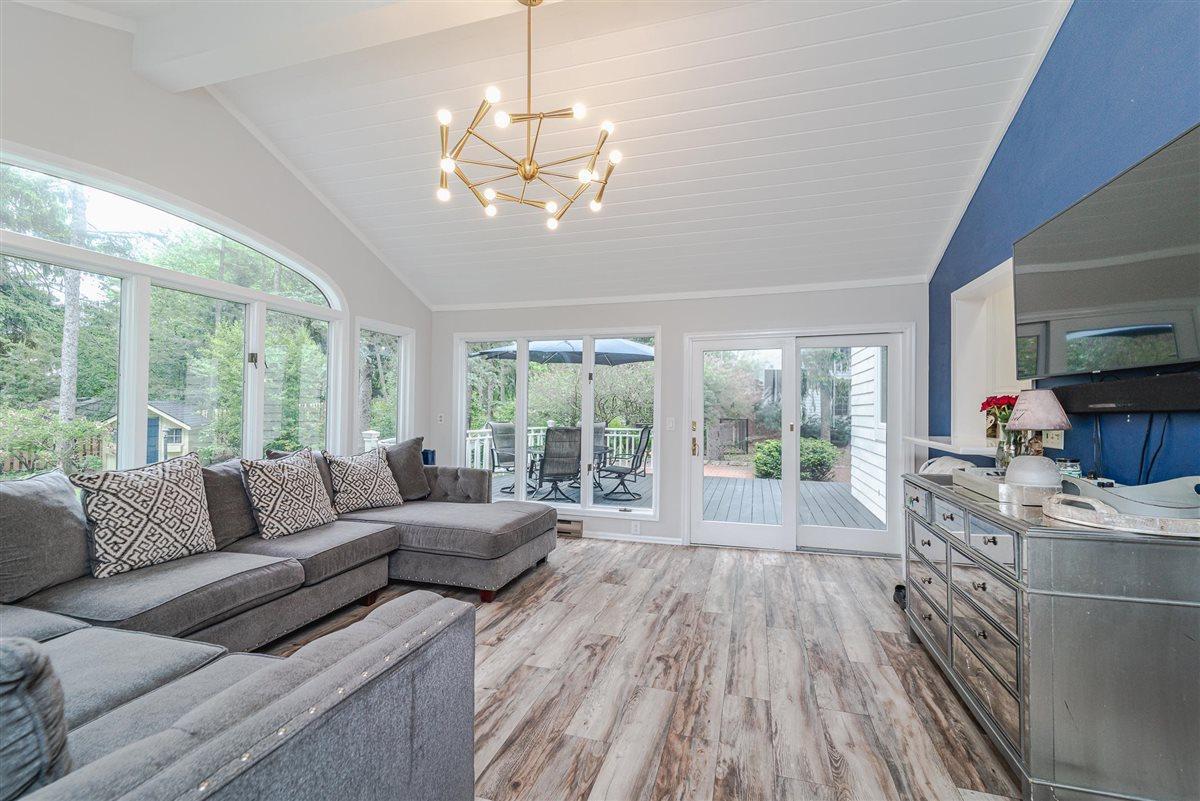 1165 Kenilworth Drive