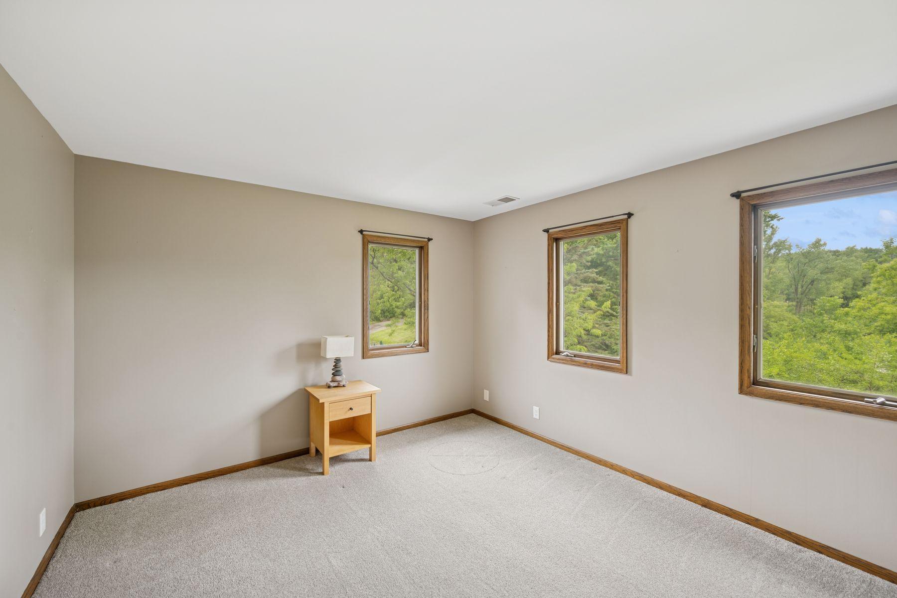 200 Marie Avenue W