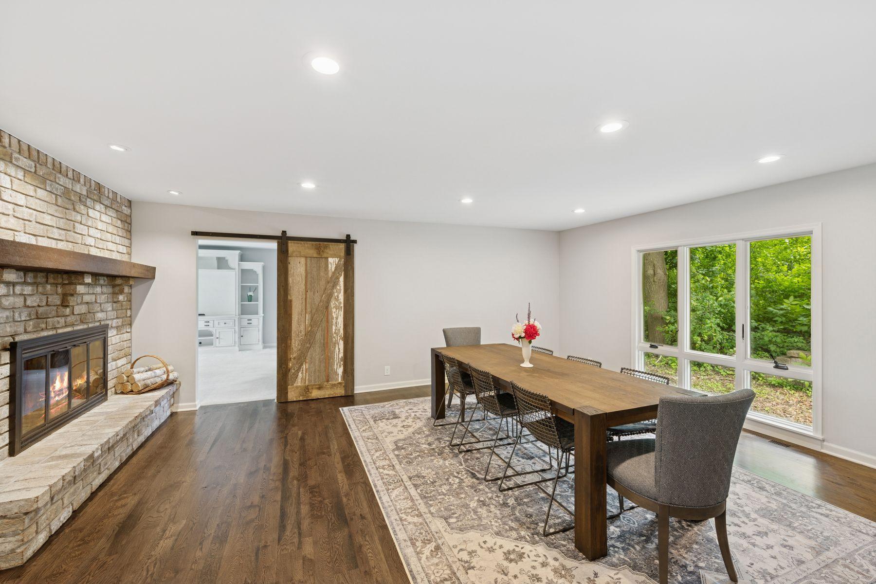 200 Marie Avenue W