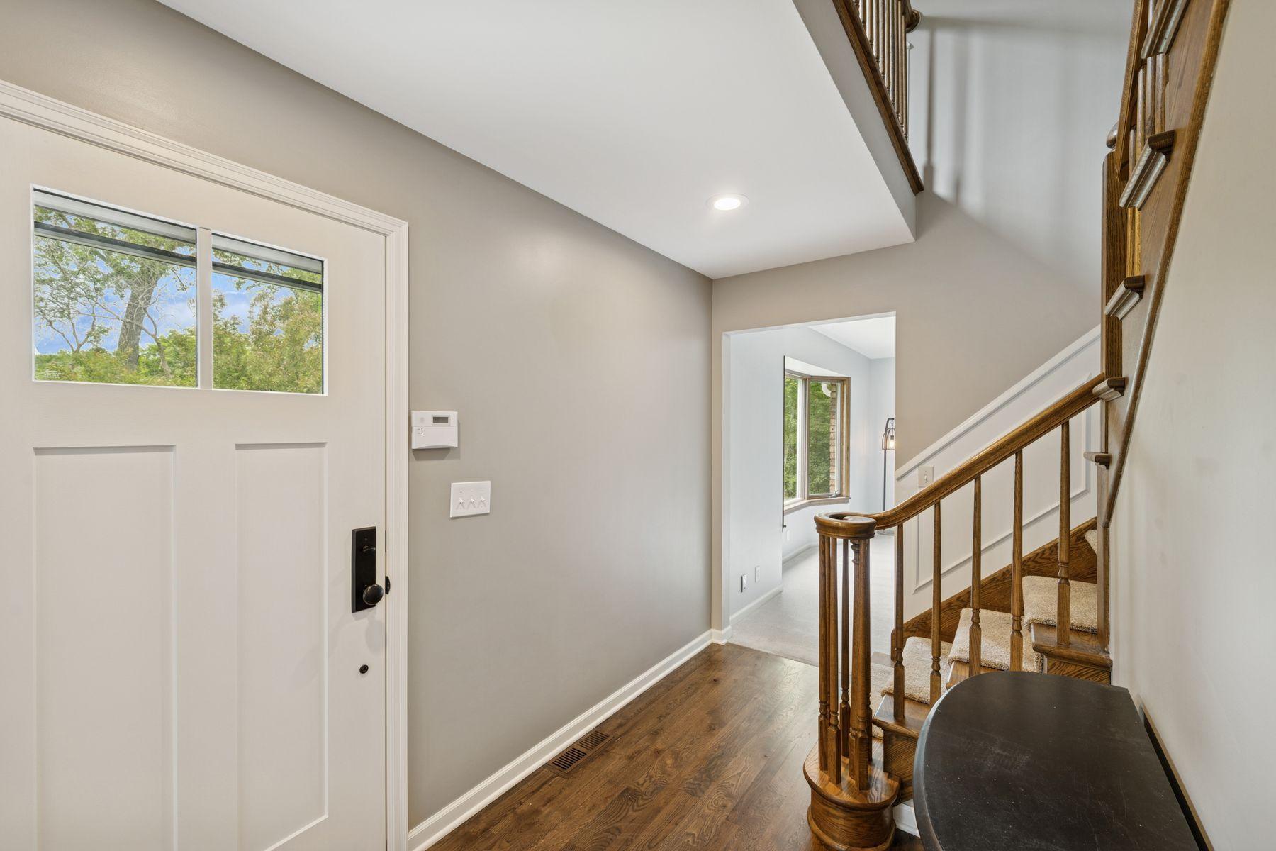 200 Marie Avenue W