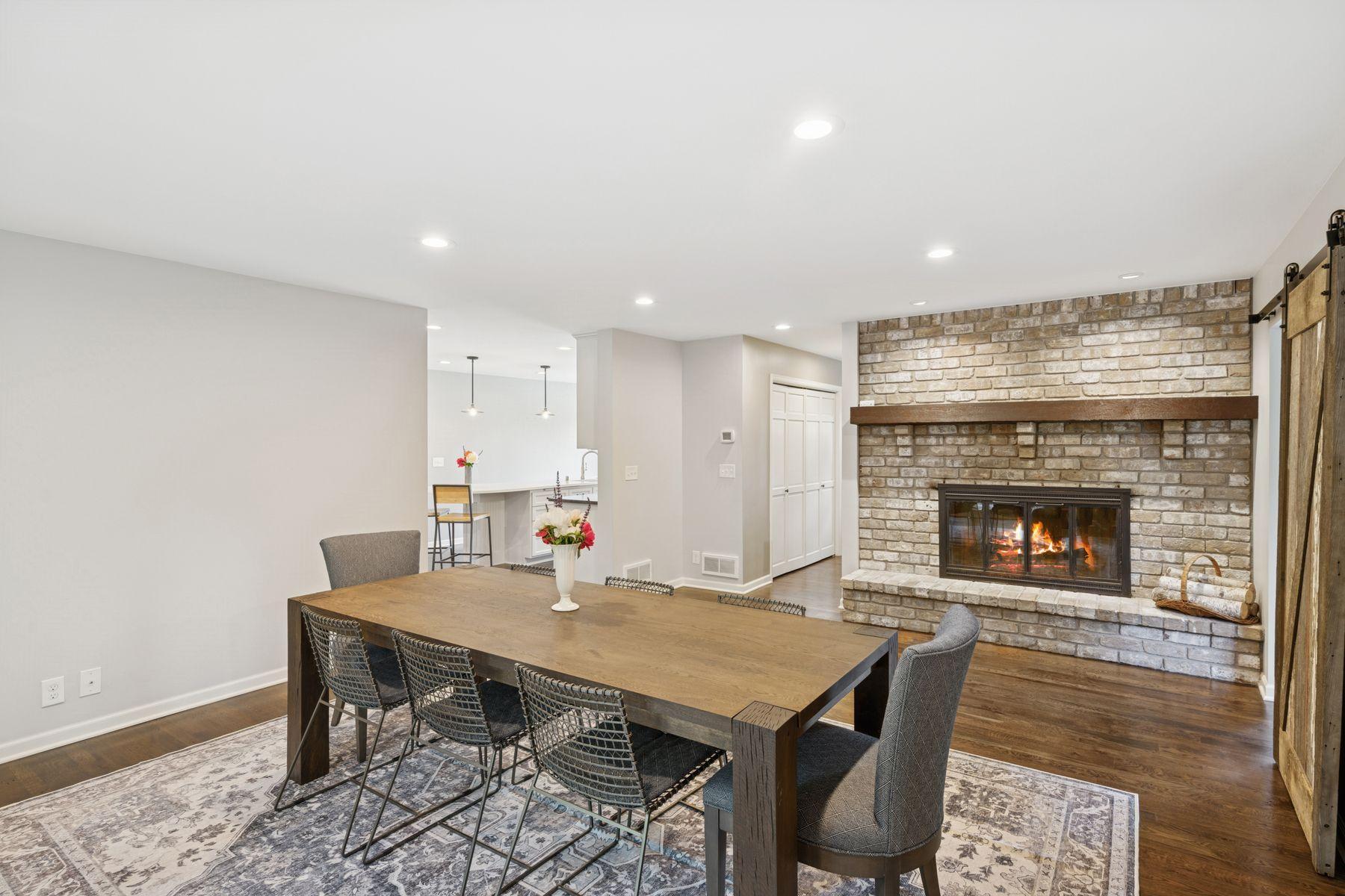 200 Marie Avenue W