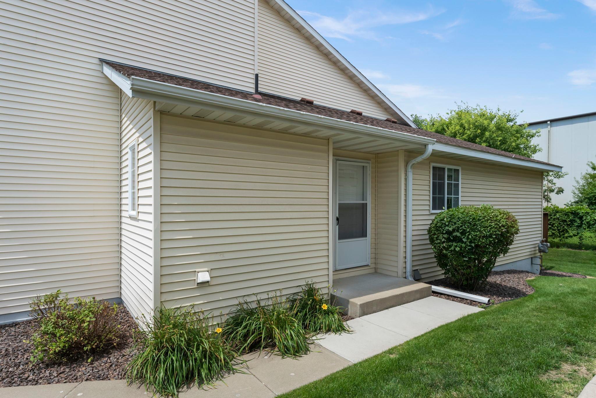 1055 Willow Trail