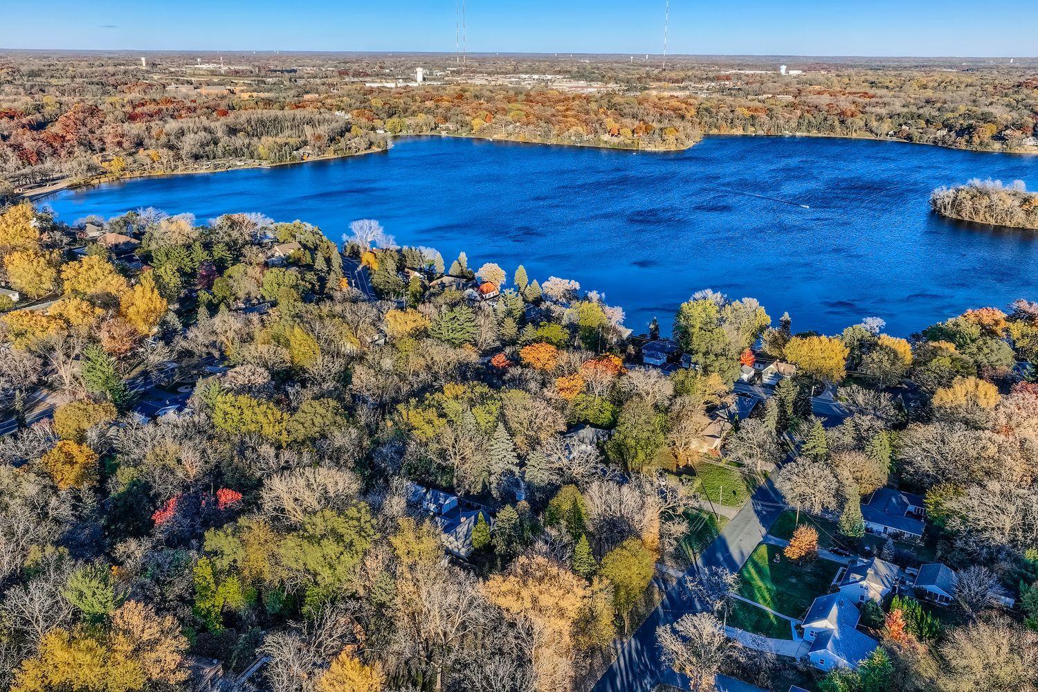 3333 Lake Johanna Boulevard