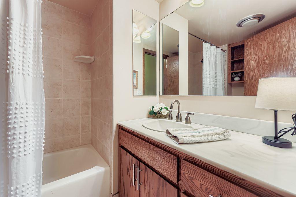 3333 Lake Johanna Boulevard