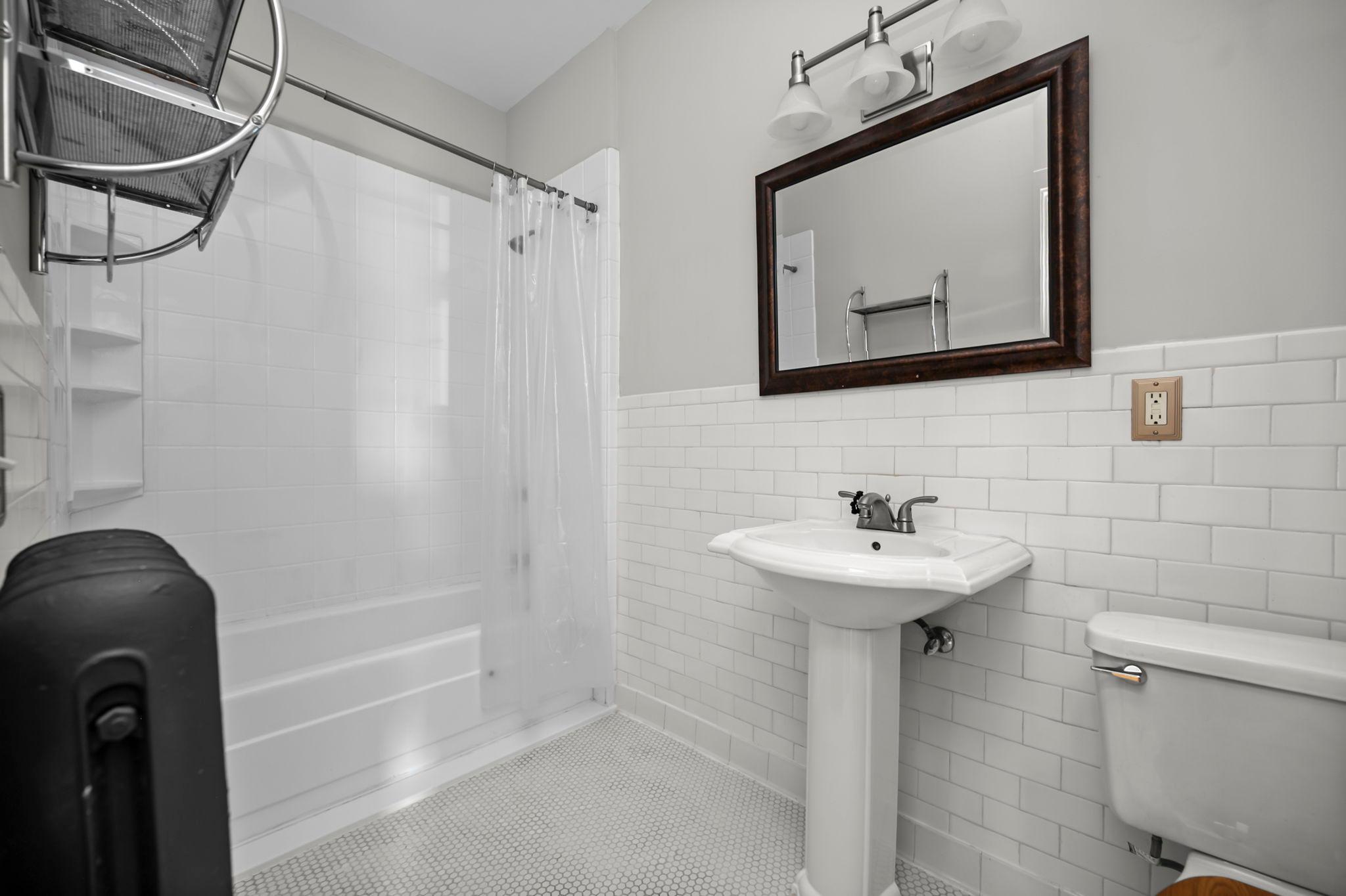 2218 Nicollet Avenue Unit: 1