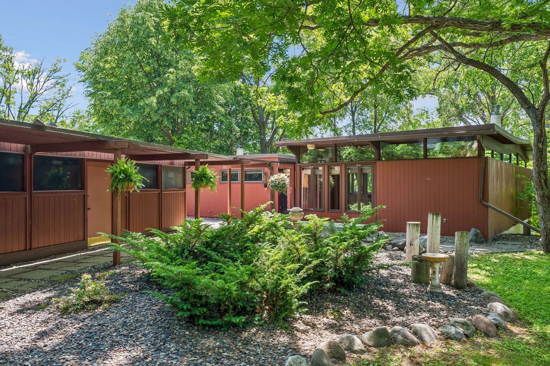 40 E Golden Lake Road