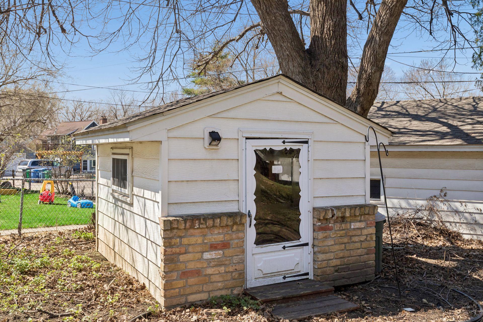 5900 Colfax Avenue S