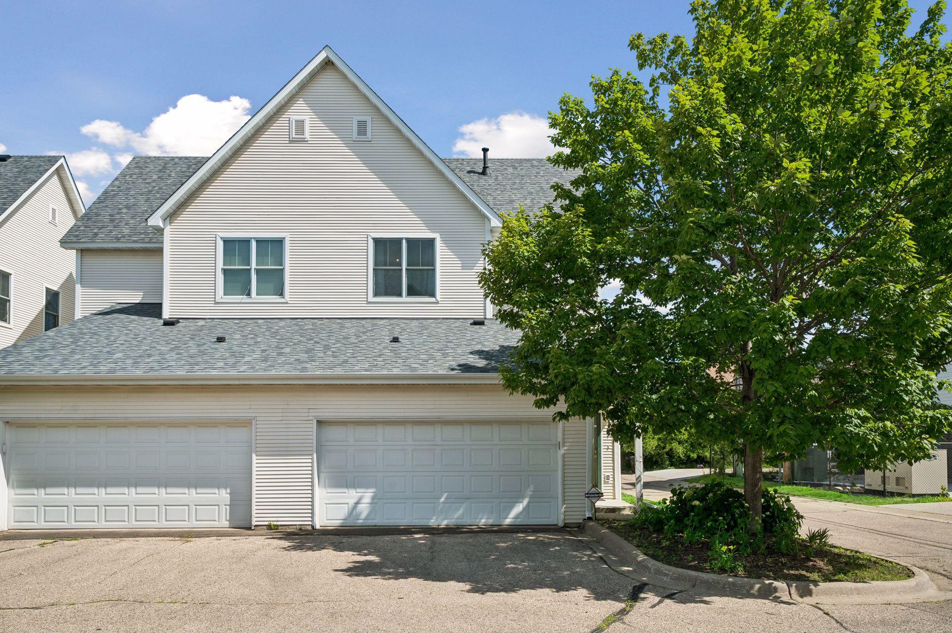 2433 Columbus Court