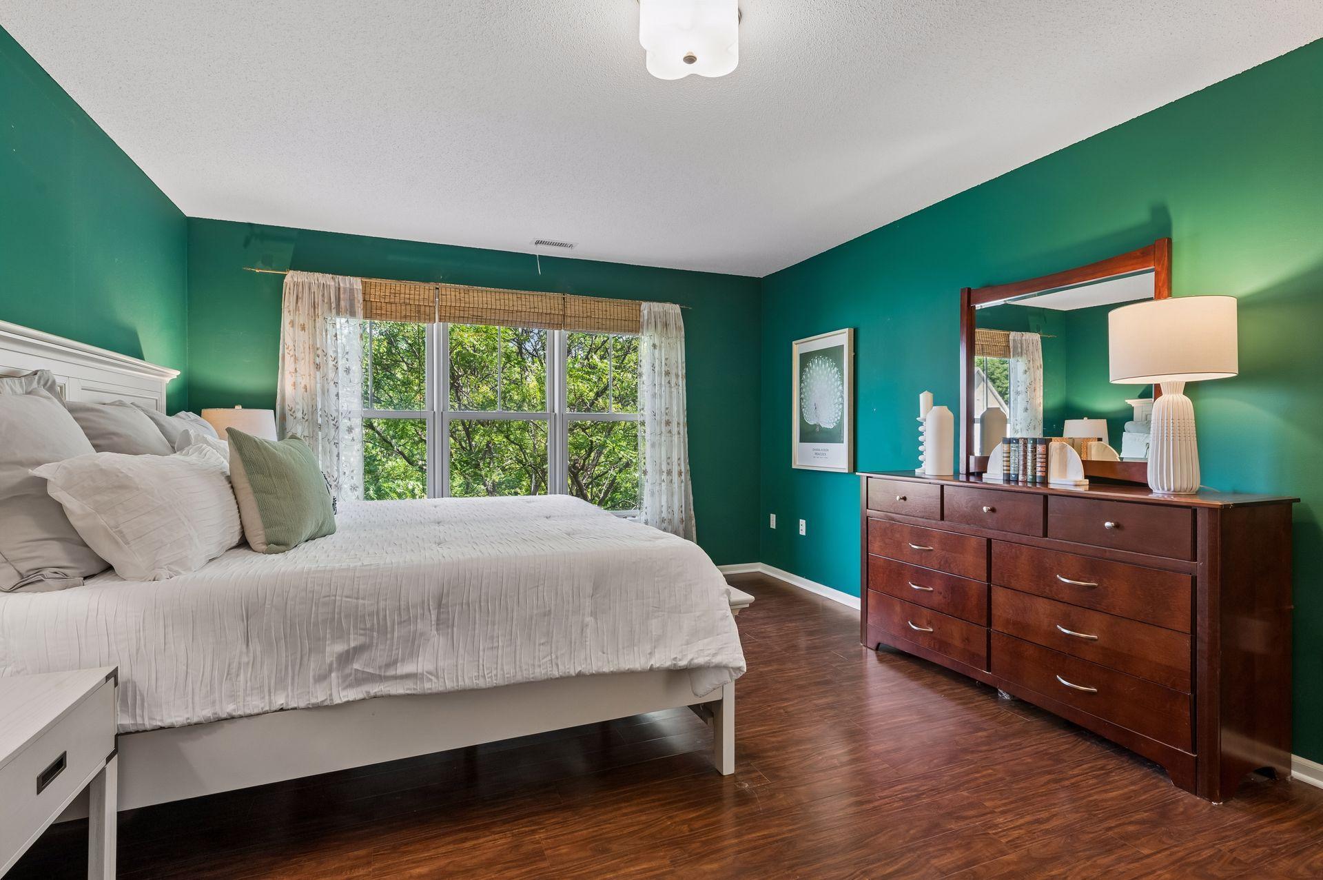 2433 Columbus Court