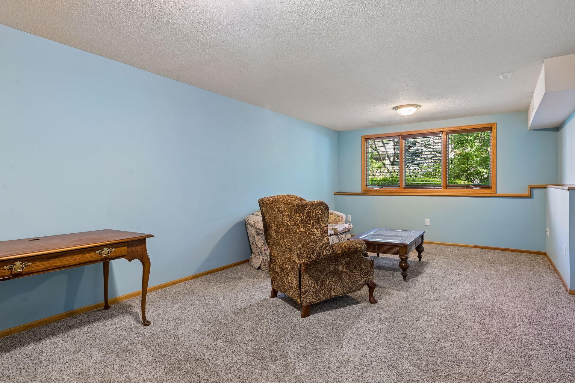 2433 Columbus Court