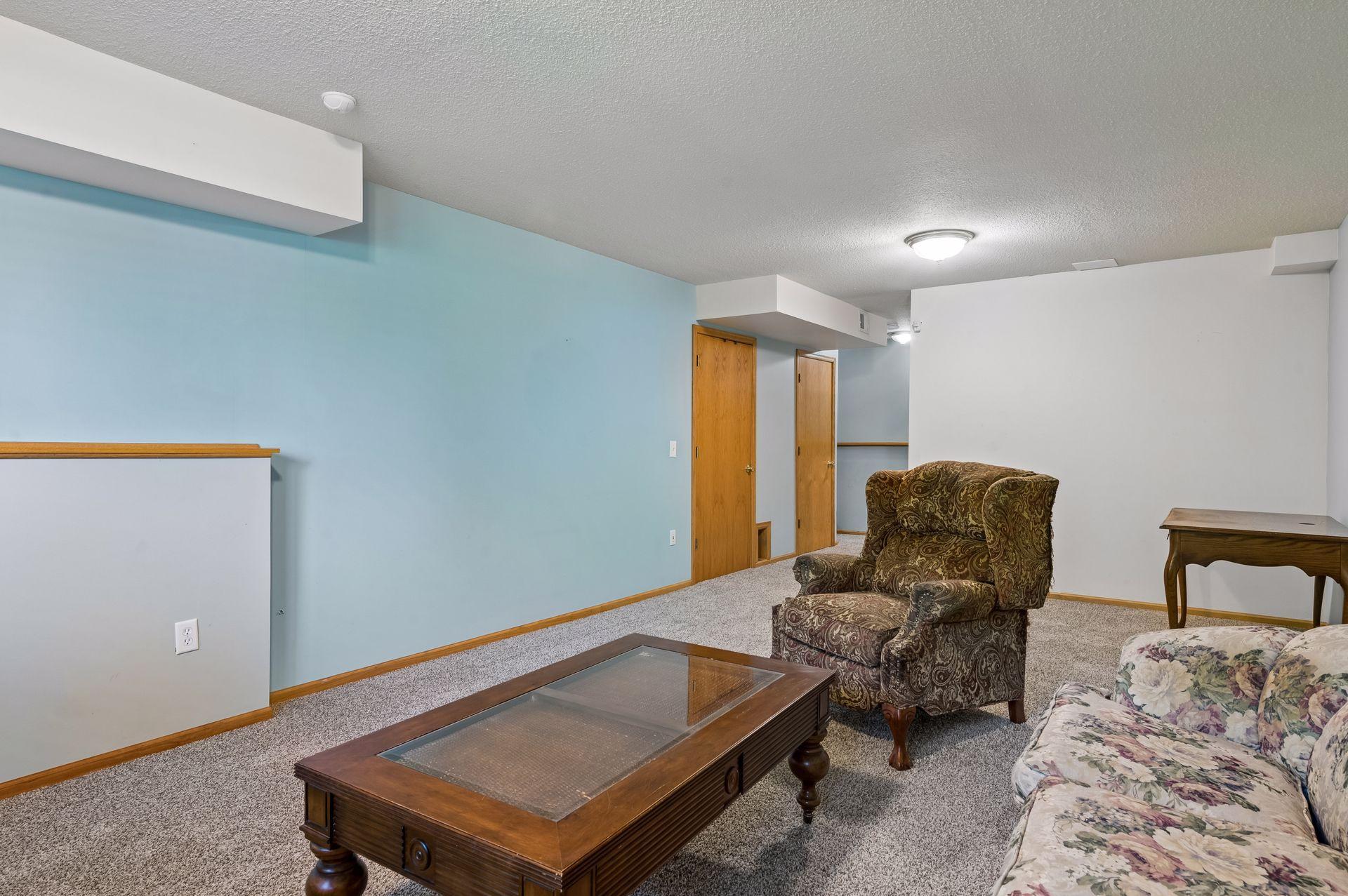 2433 Columbus Court