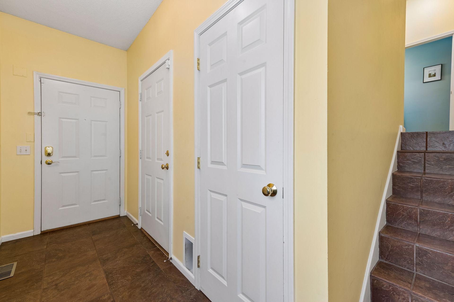 2433 Columbus Court