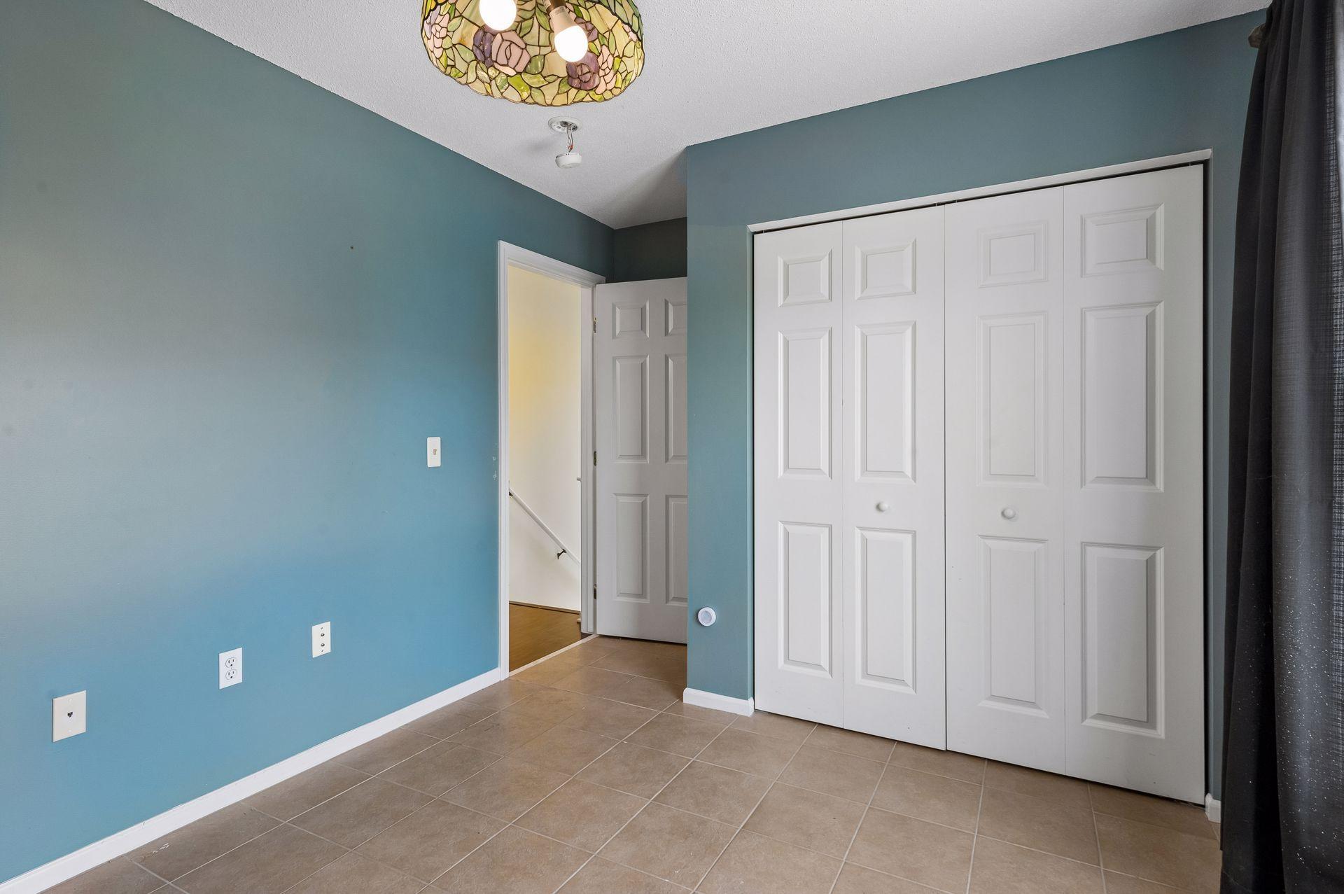 2433 Columbus Court