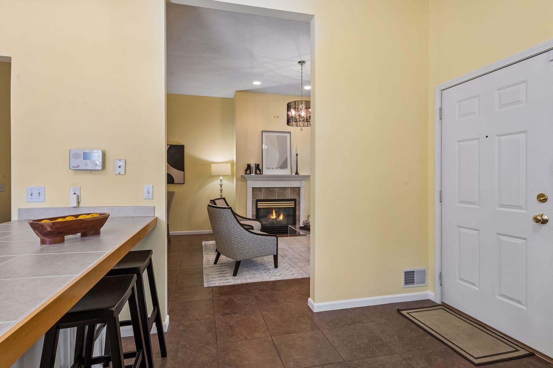 2433 Columbus Court