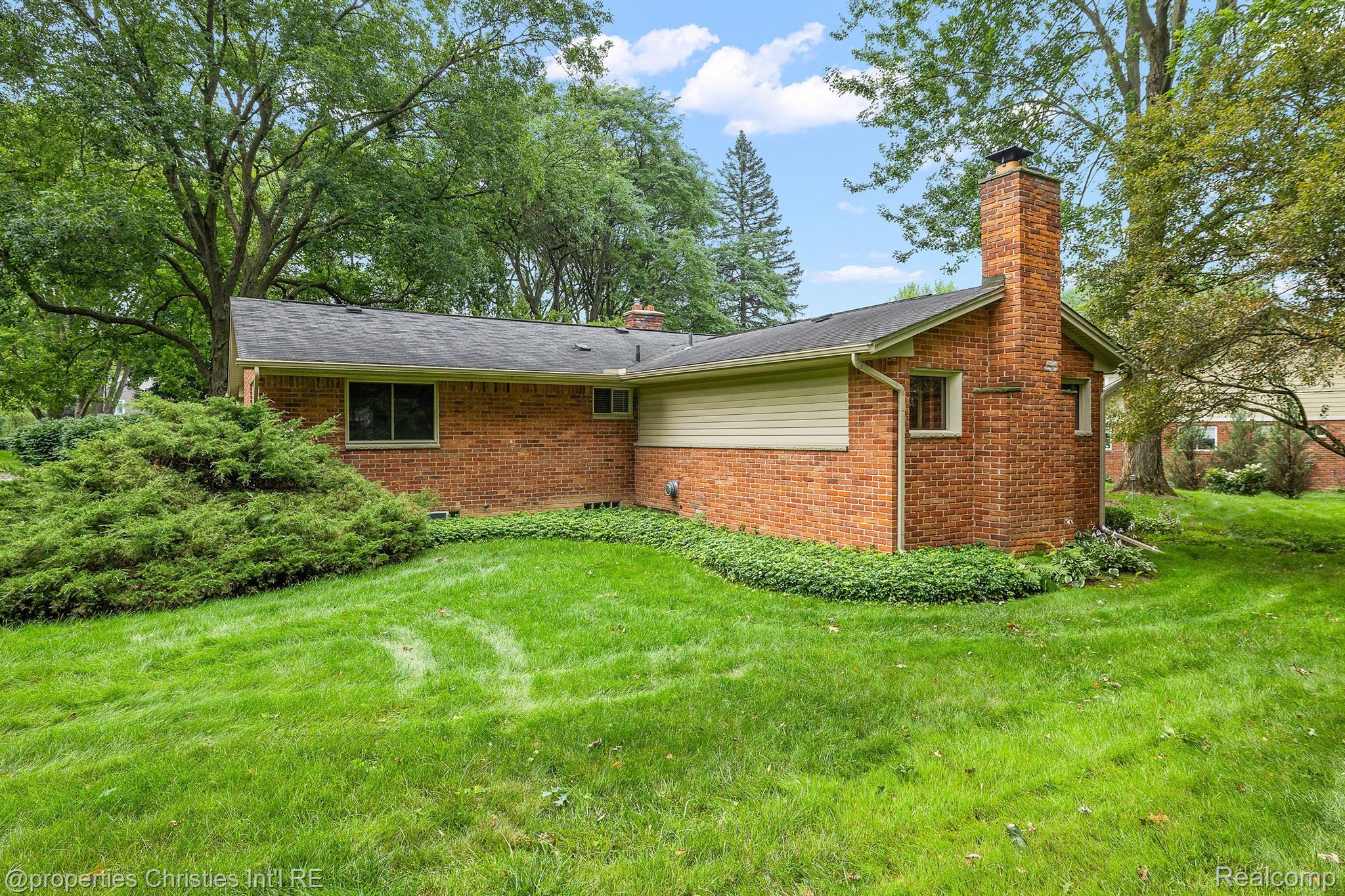 3627 MIDDLEBURY Lane