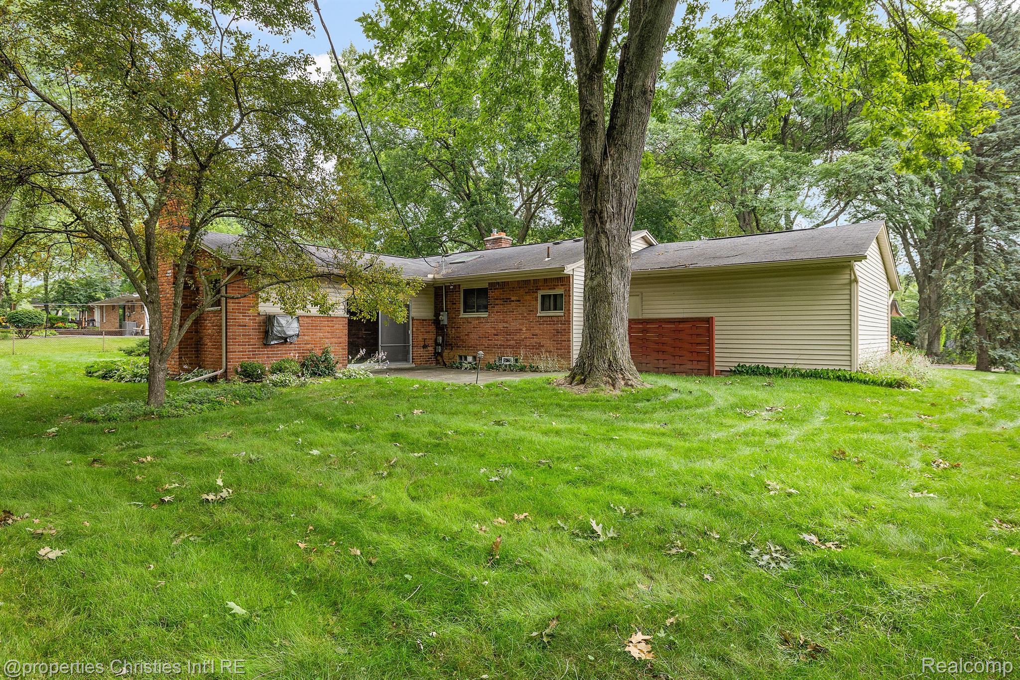 3627 MIDDLEBURY Lane
