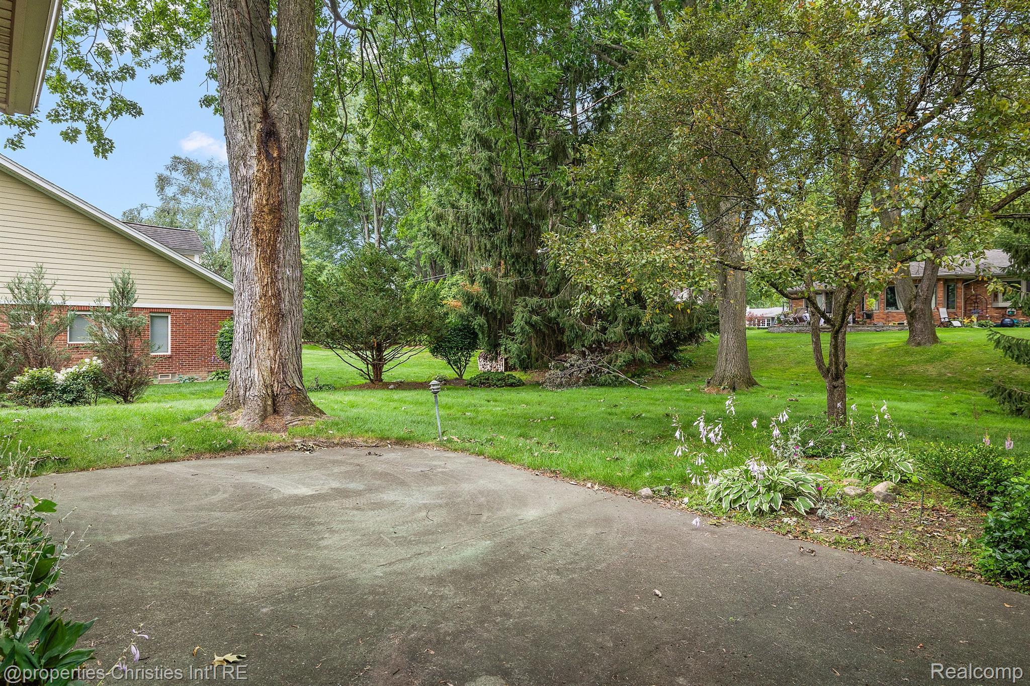 3627 MIDDLEBURY Lane