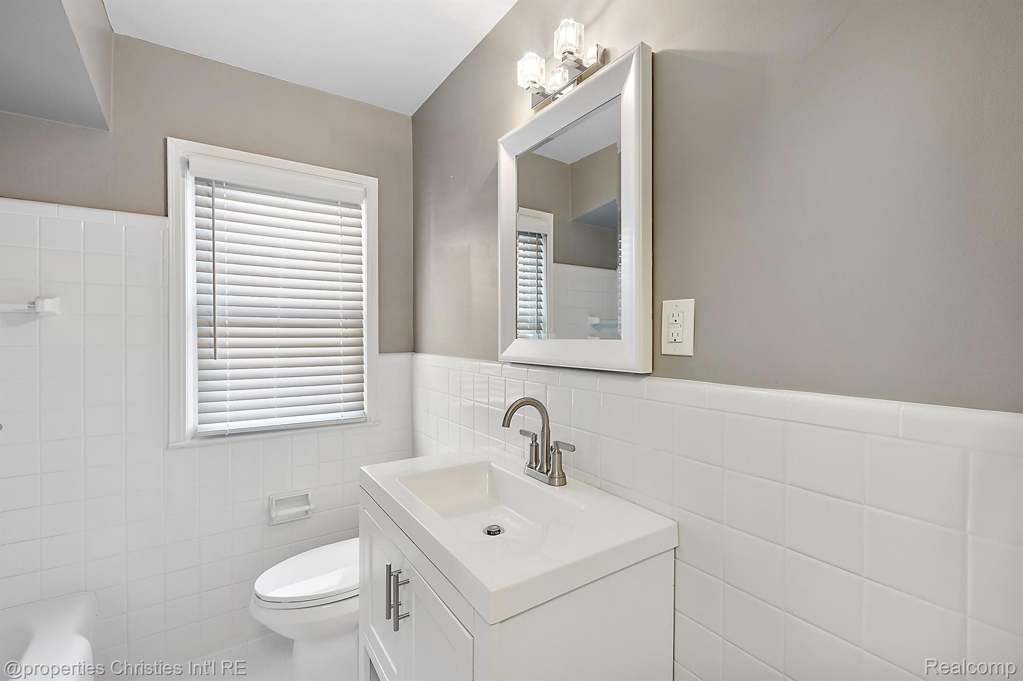 1973 MARYLAND Boulevard