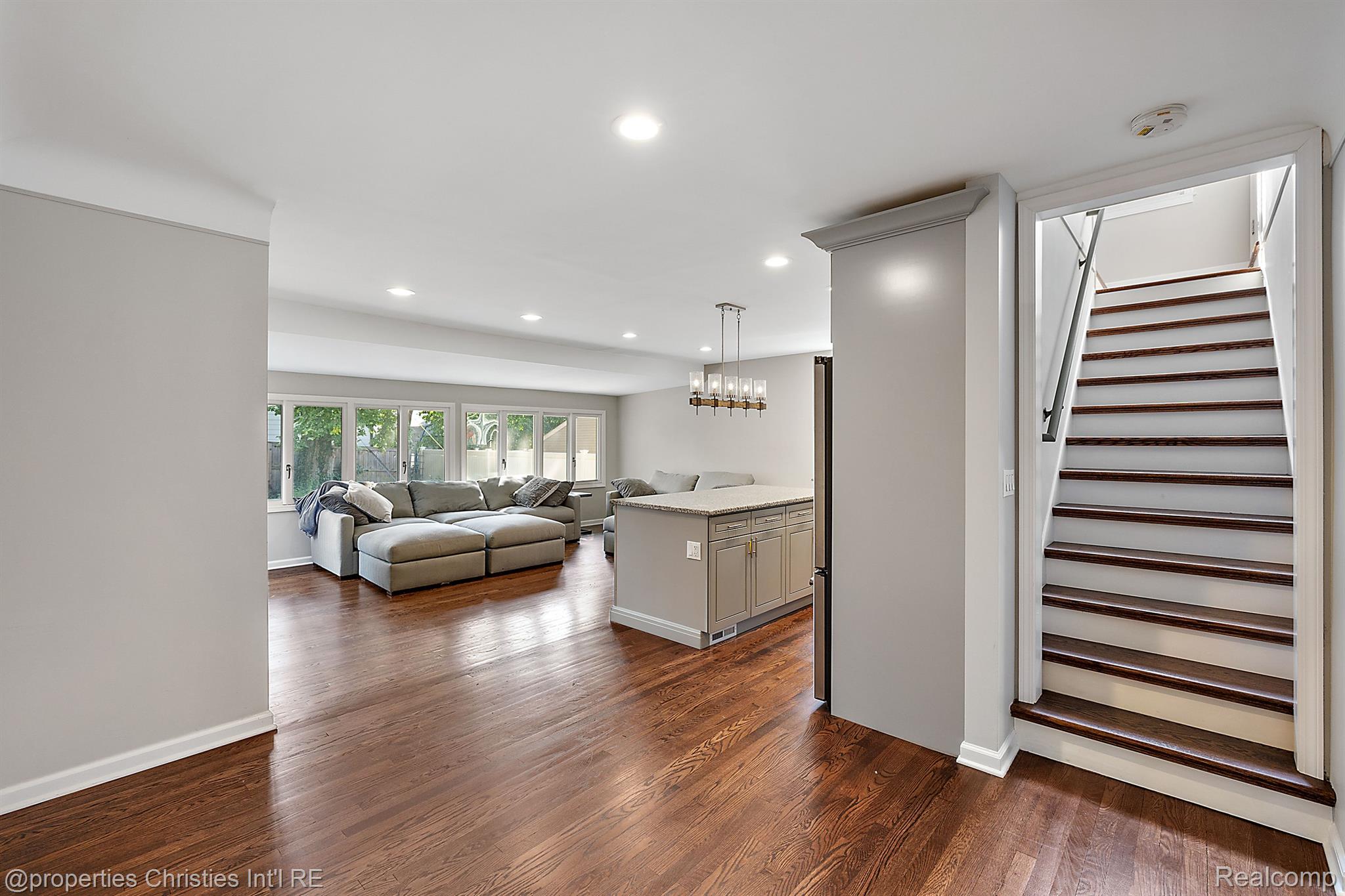 1973 MARYLAND Boulevard