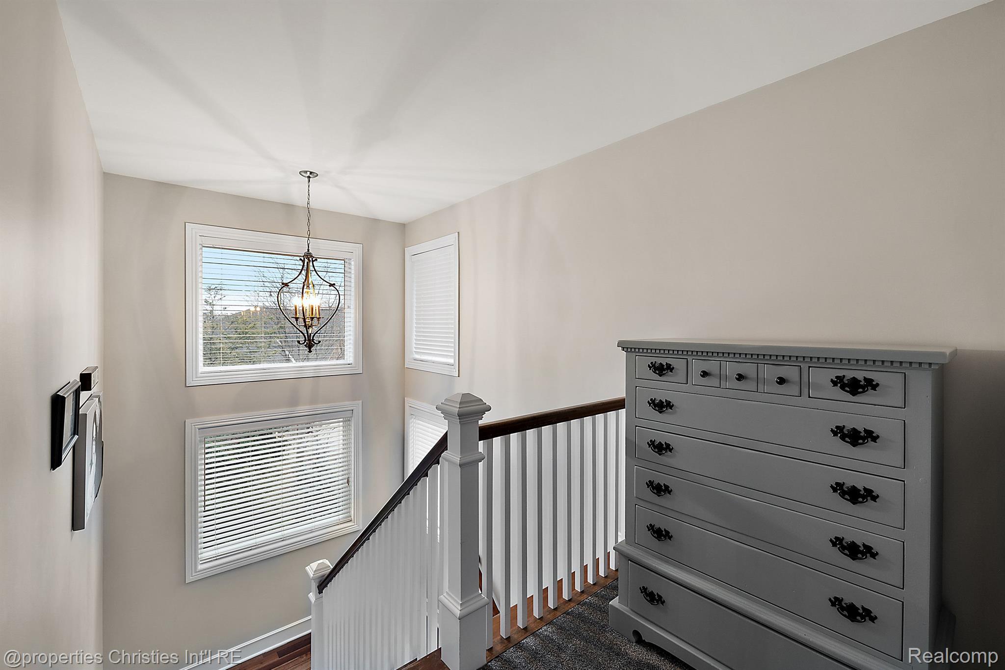 68347 OAK RIDGE Circle