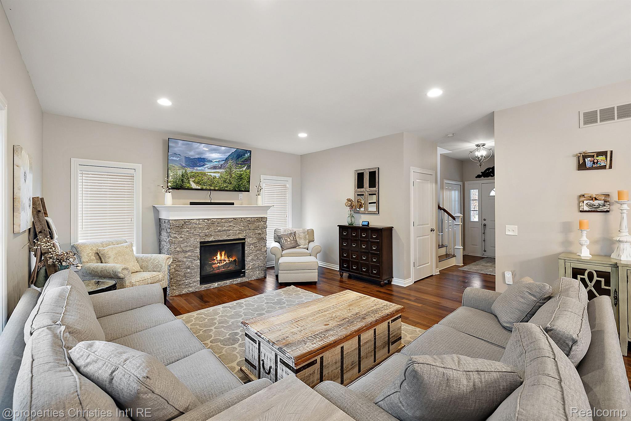 68347 OAK RIDGE Circle