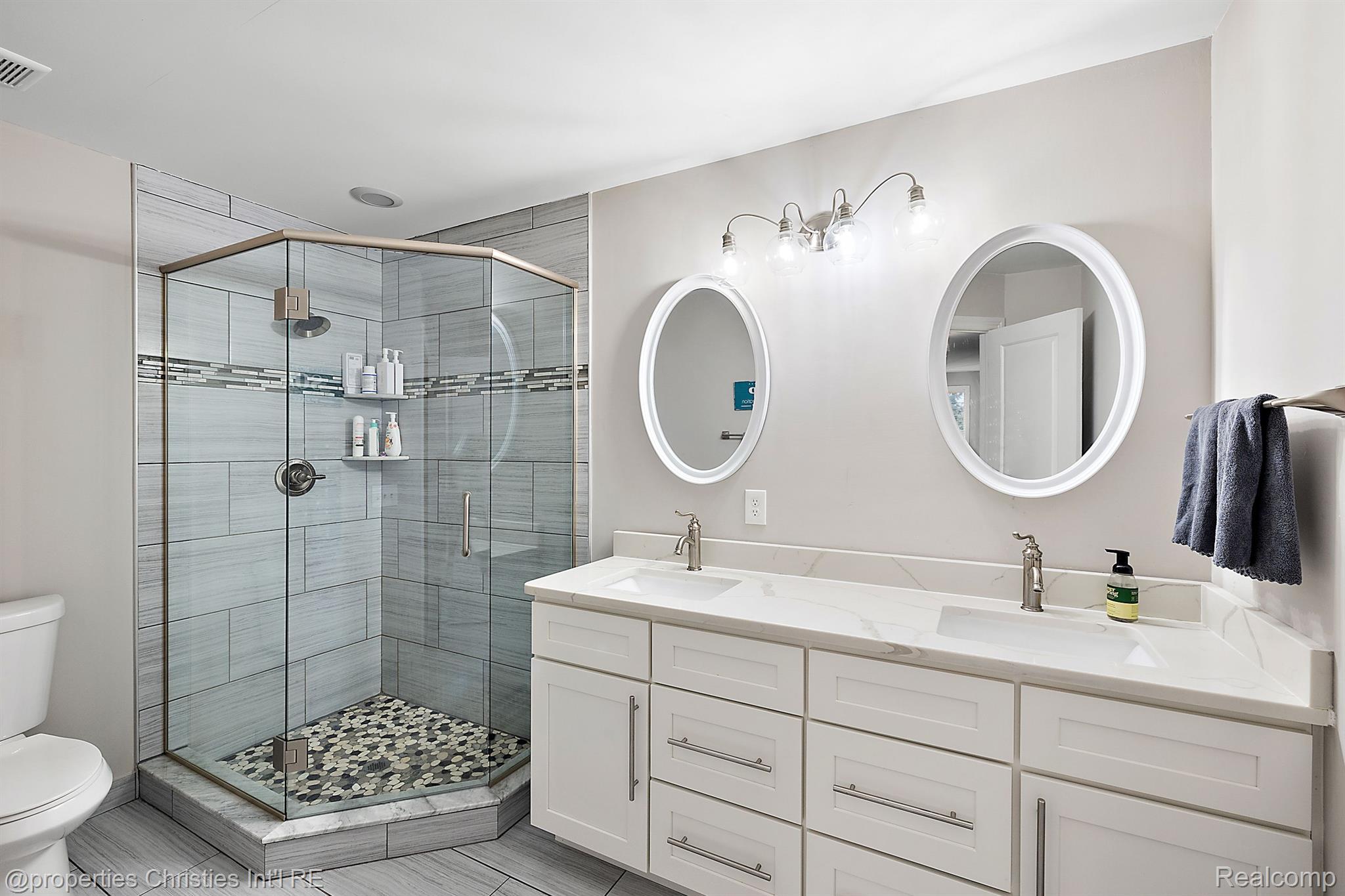 68347 OAK RIDGE Circle