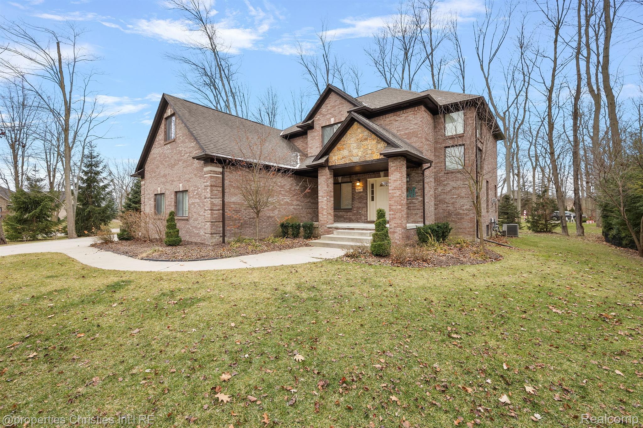 68347 OAK RIDGE Circle