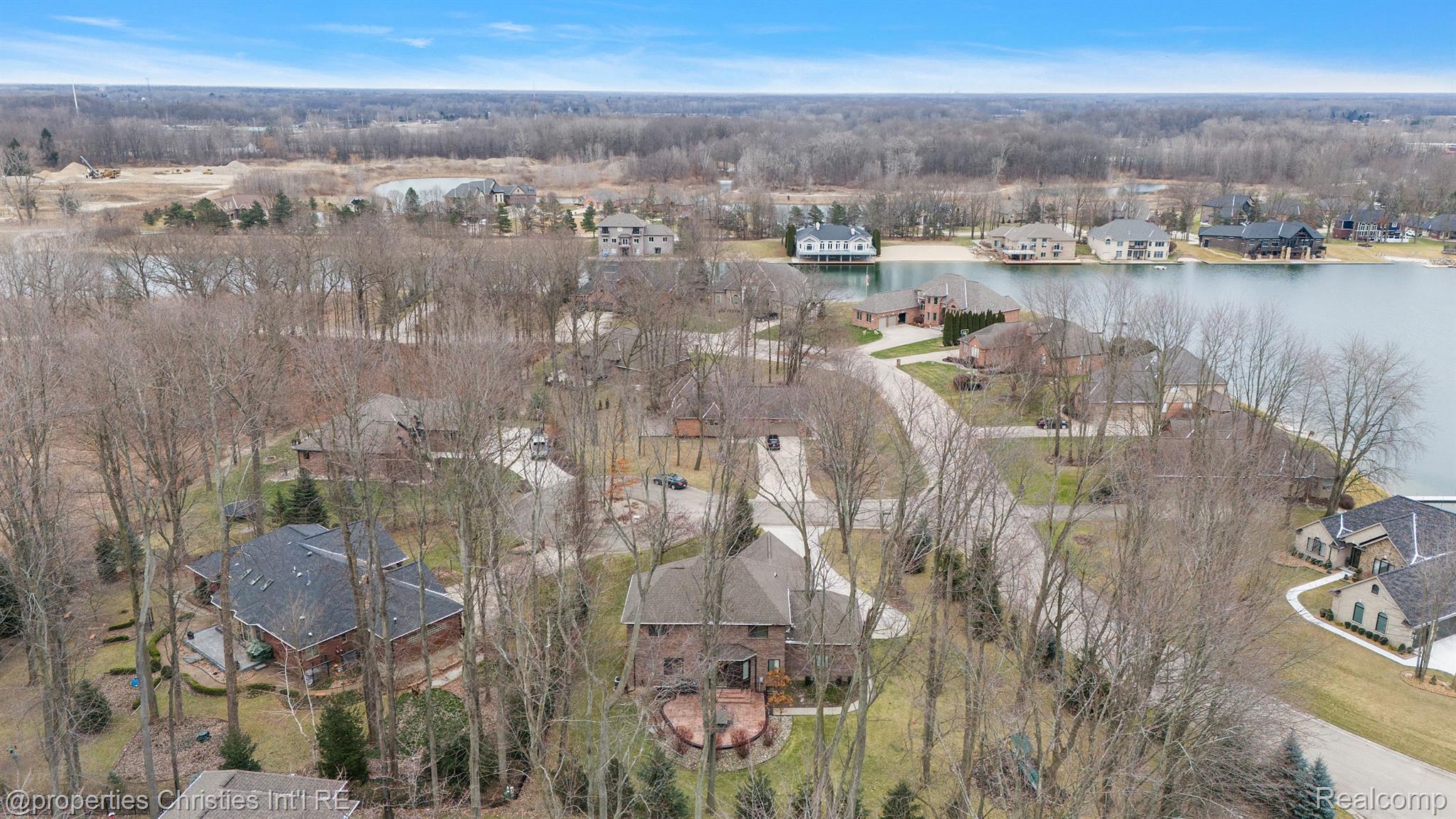 68347 OAK RIDGE Circle