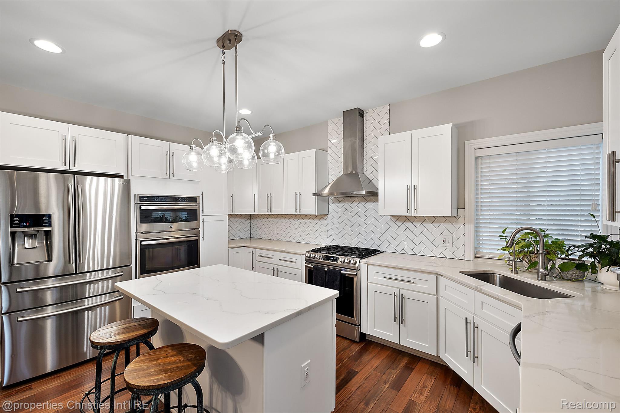 68347 OAK RIDGE Circle