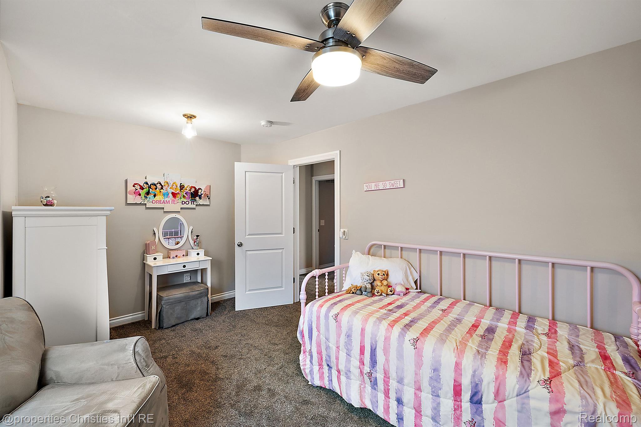 68347 OAK RIDGE Circle