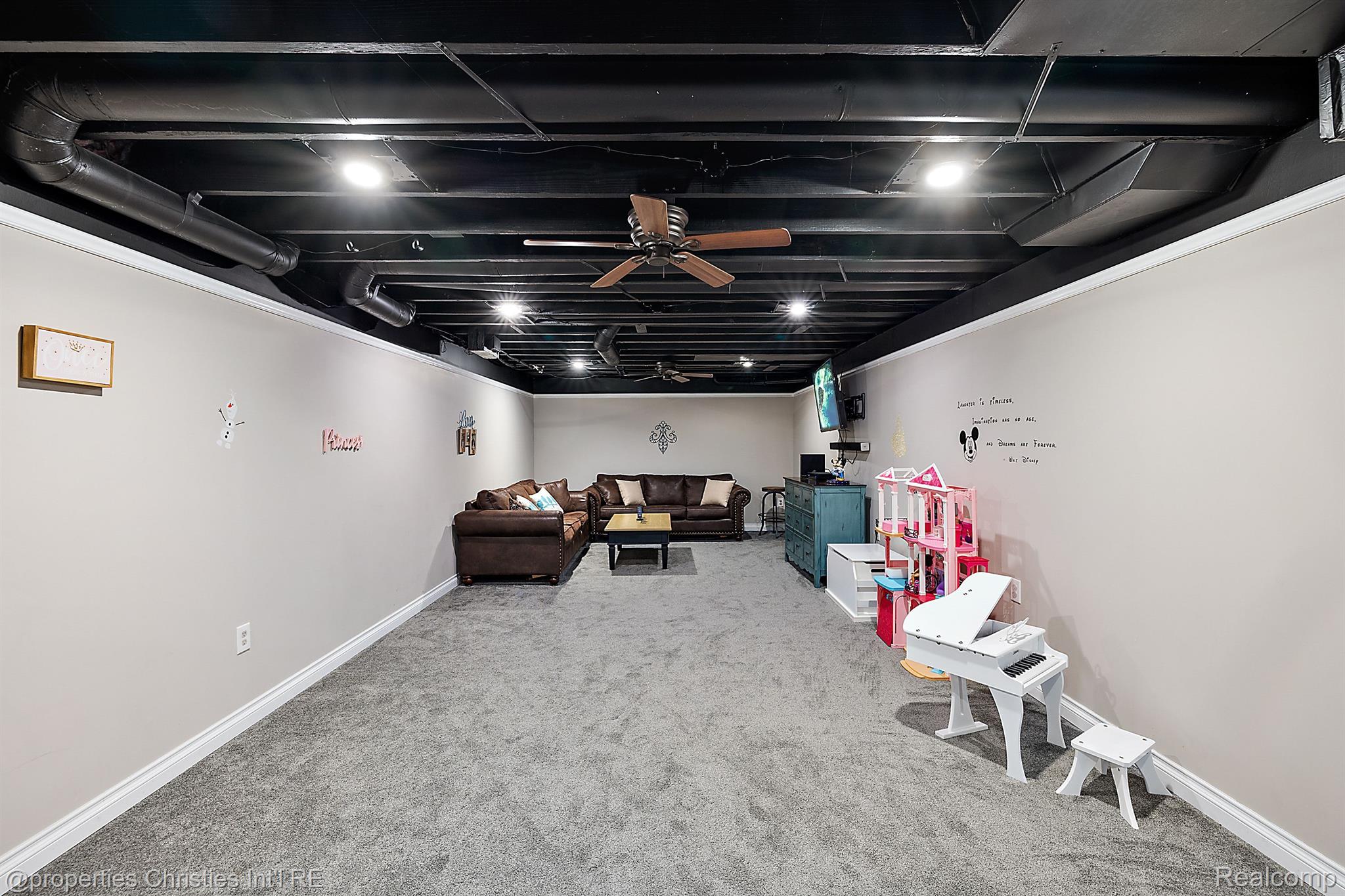68347 OAK RIDGE Circle